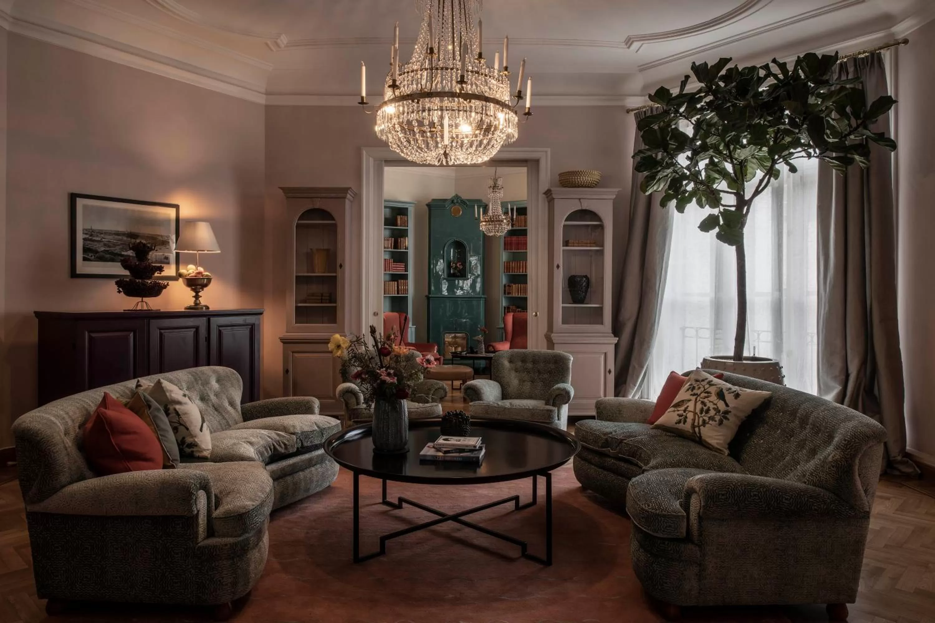 Communal lounge/ TV room in The Sparrow Hotel