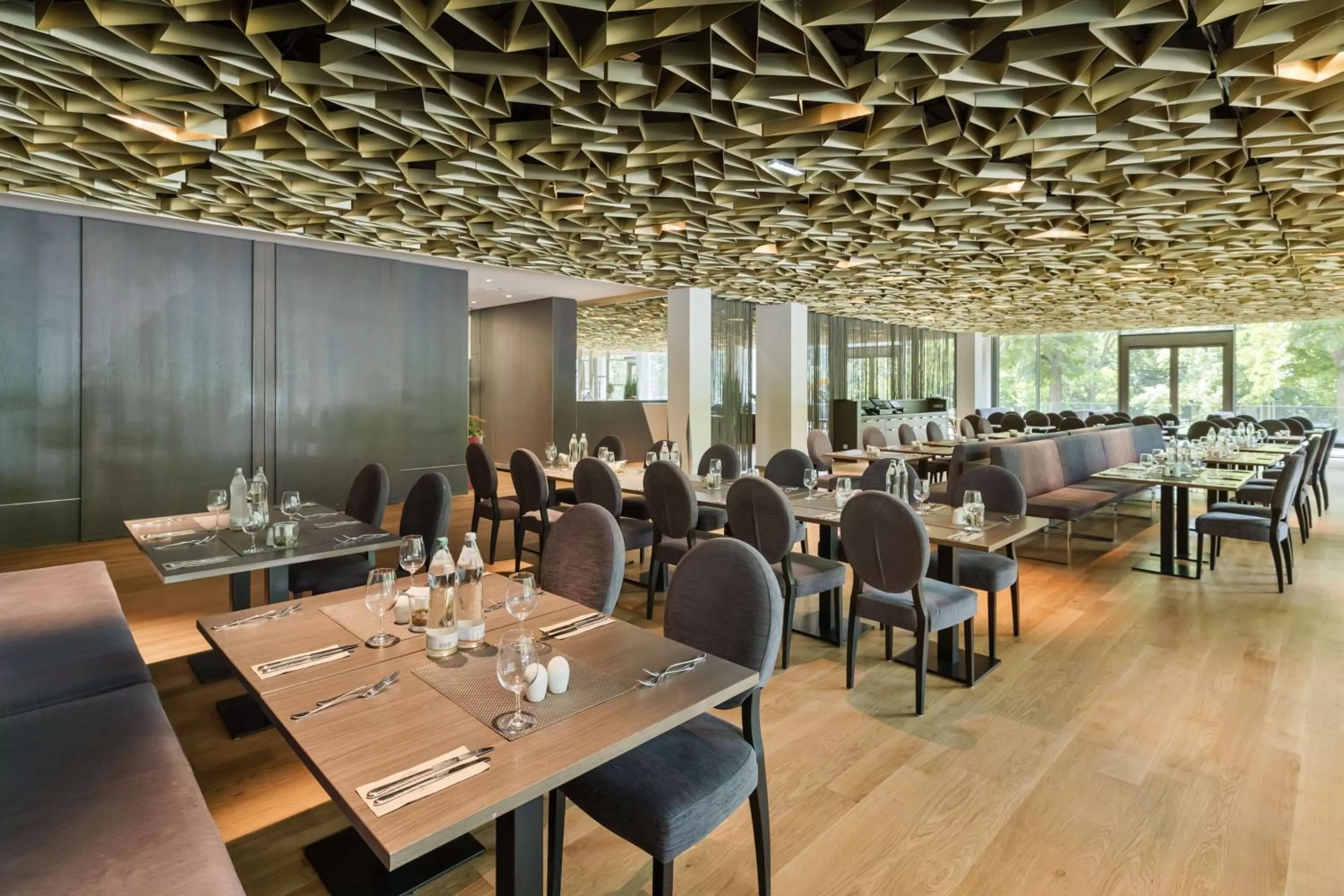 Restaurant/places to eat in Doubletree by Hilton Vienna Schonbrunn