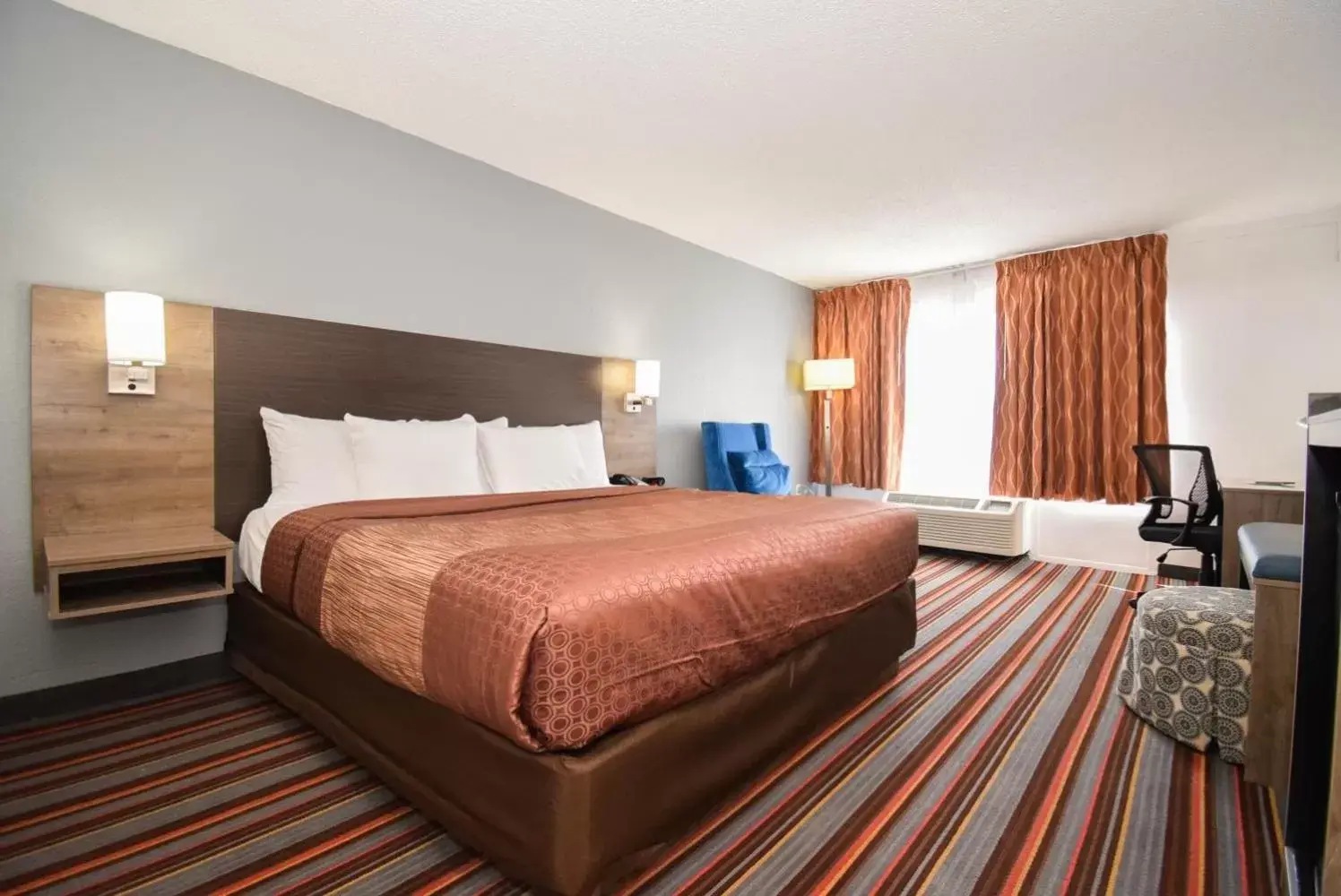 King Suite - Non Smoking in Quality Inn & Suites Sulphur Springs King Suite - Non Smoking in Quality Inn & Suites Sulphur Springs