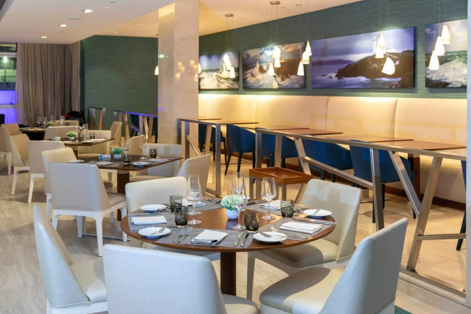 Restaurant/places to eat in The Grand Hotel