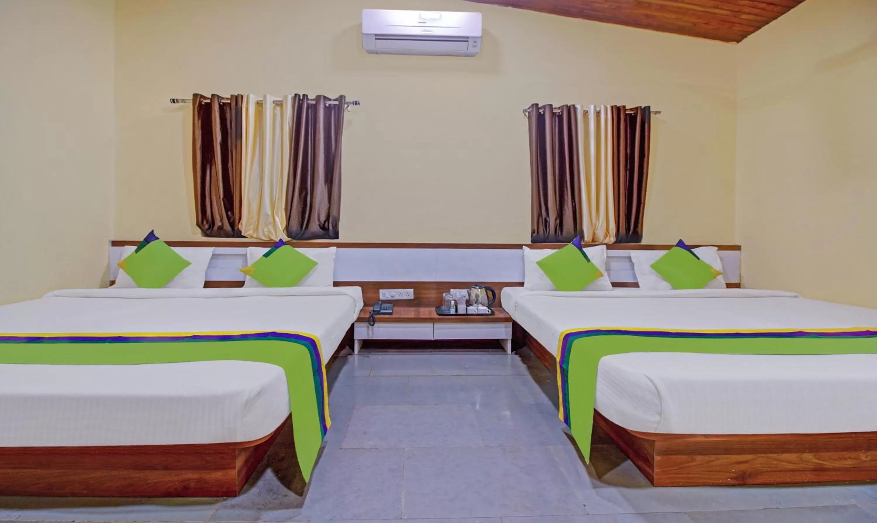 Bed in Treebo Trend Shalimar In The Forest Matheran