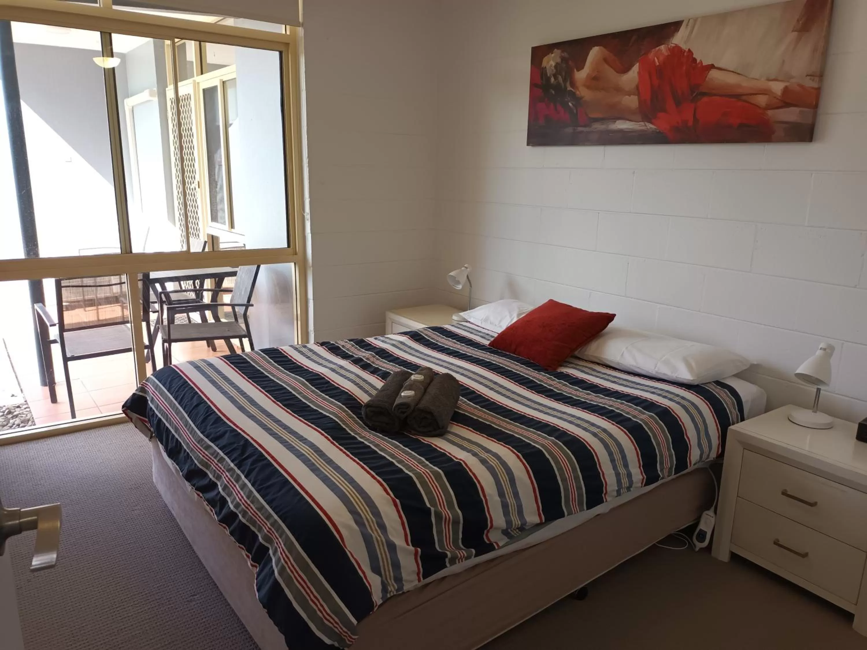 Bed in Grandeur Holiday Units