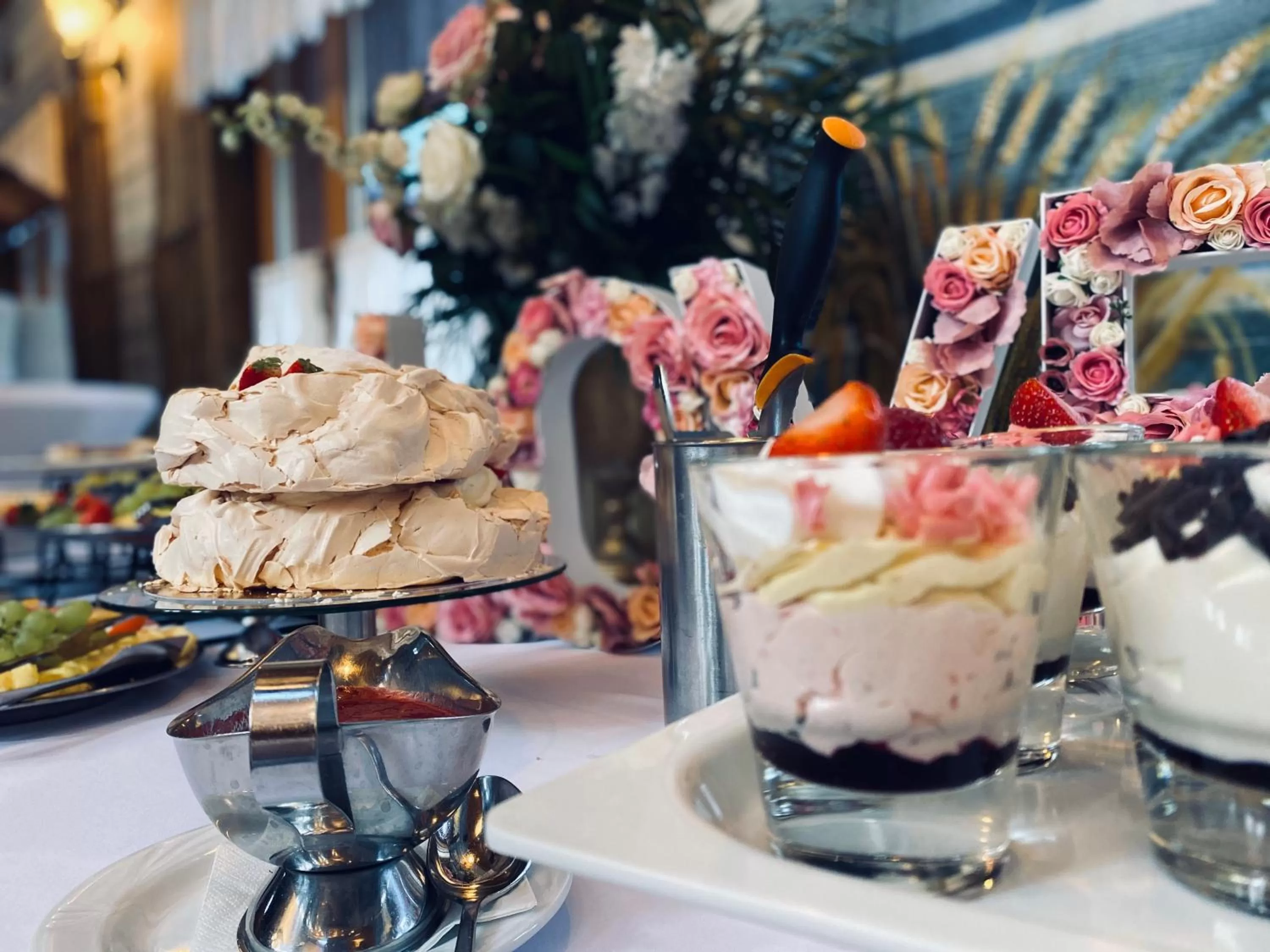 Restaurant/places to eat in Hotel Boss