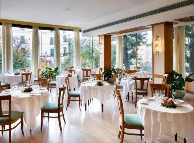Restaurant/places to eat in Grand Hotel Cesare Augusto
