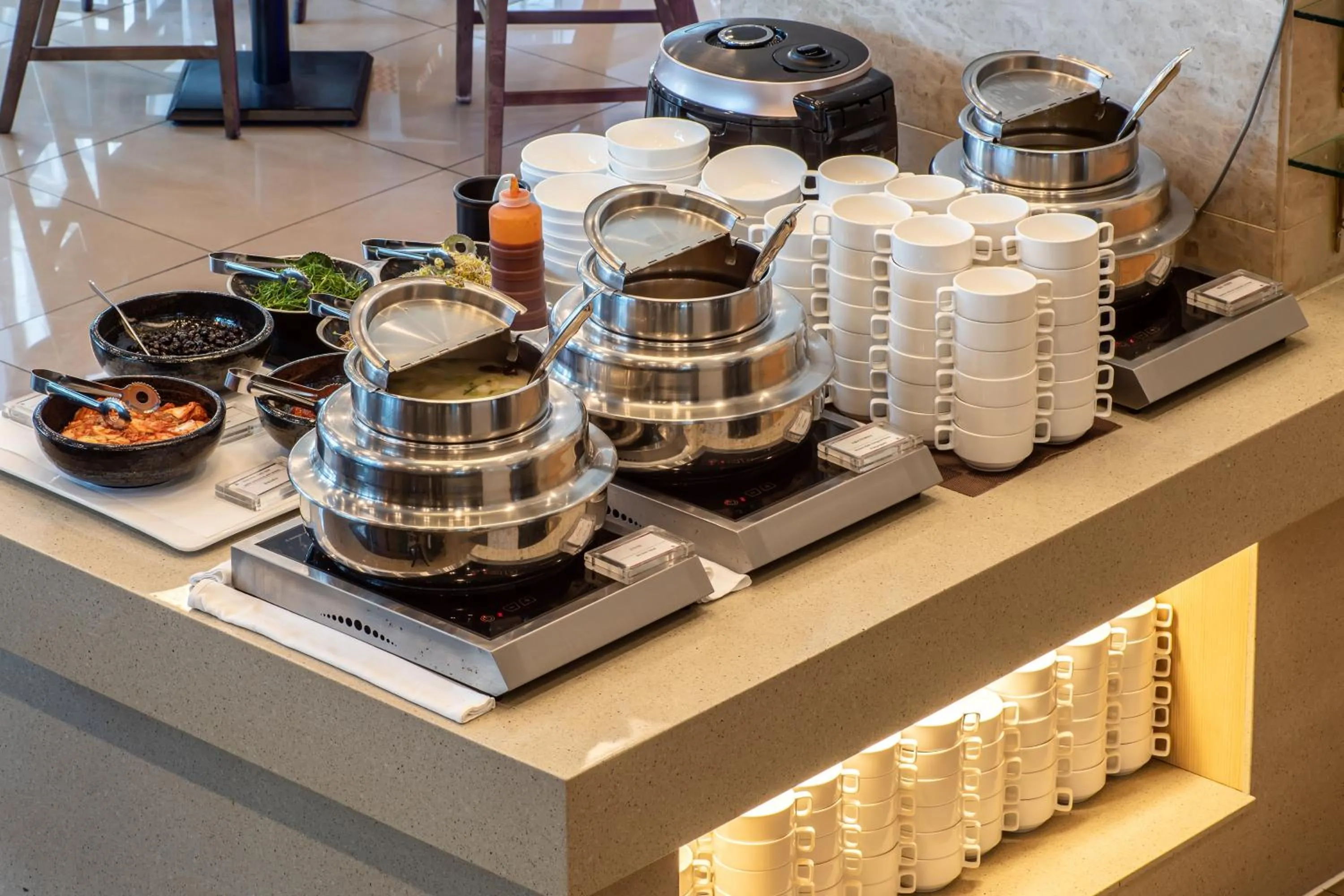 Restaurant/places to eat in Hotel Regent Marine The Blue