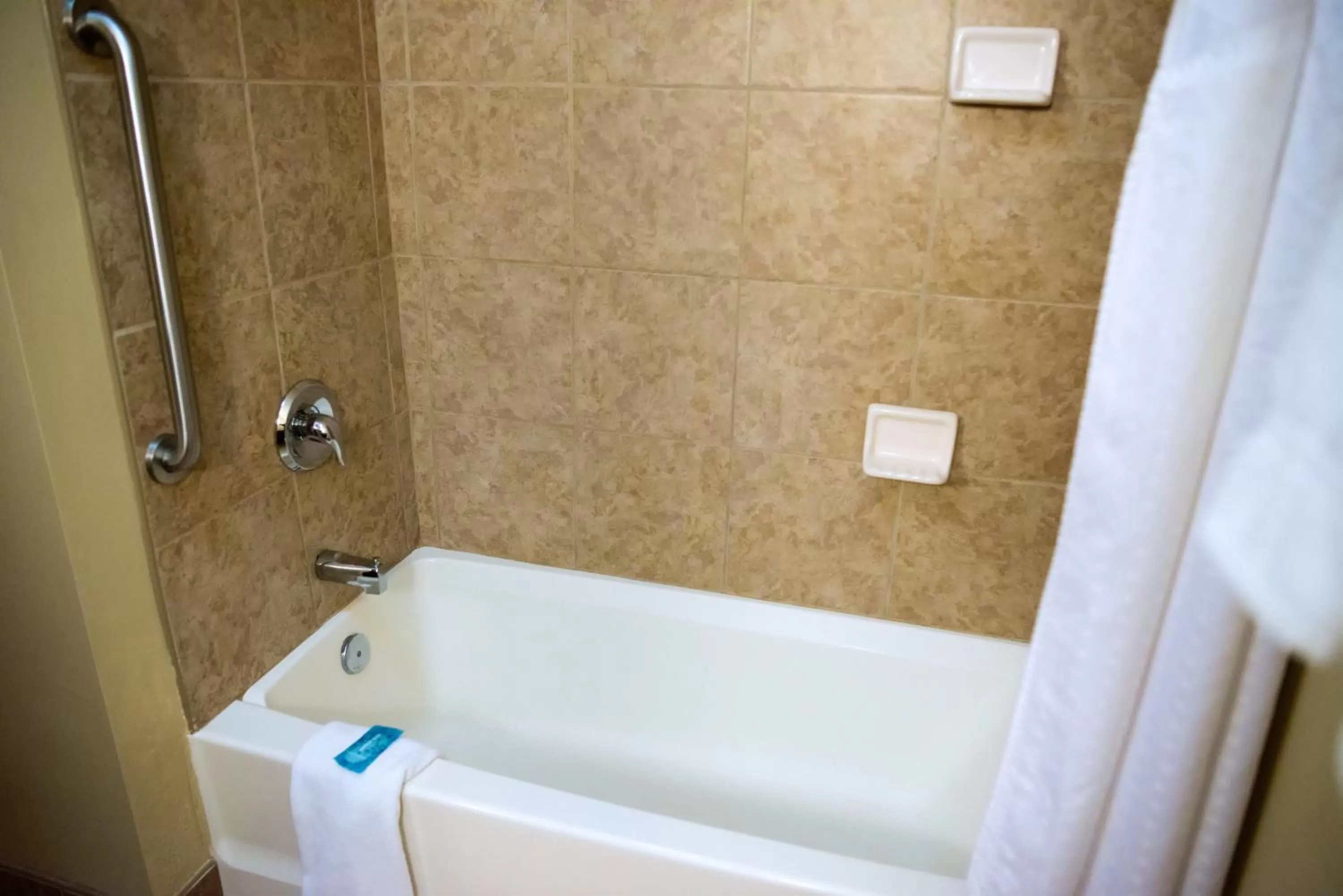 Photo of the whole room in Holiday Inn Express Devils Lake by IHG