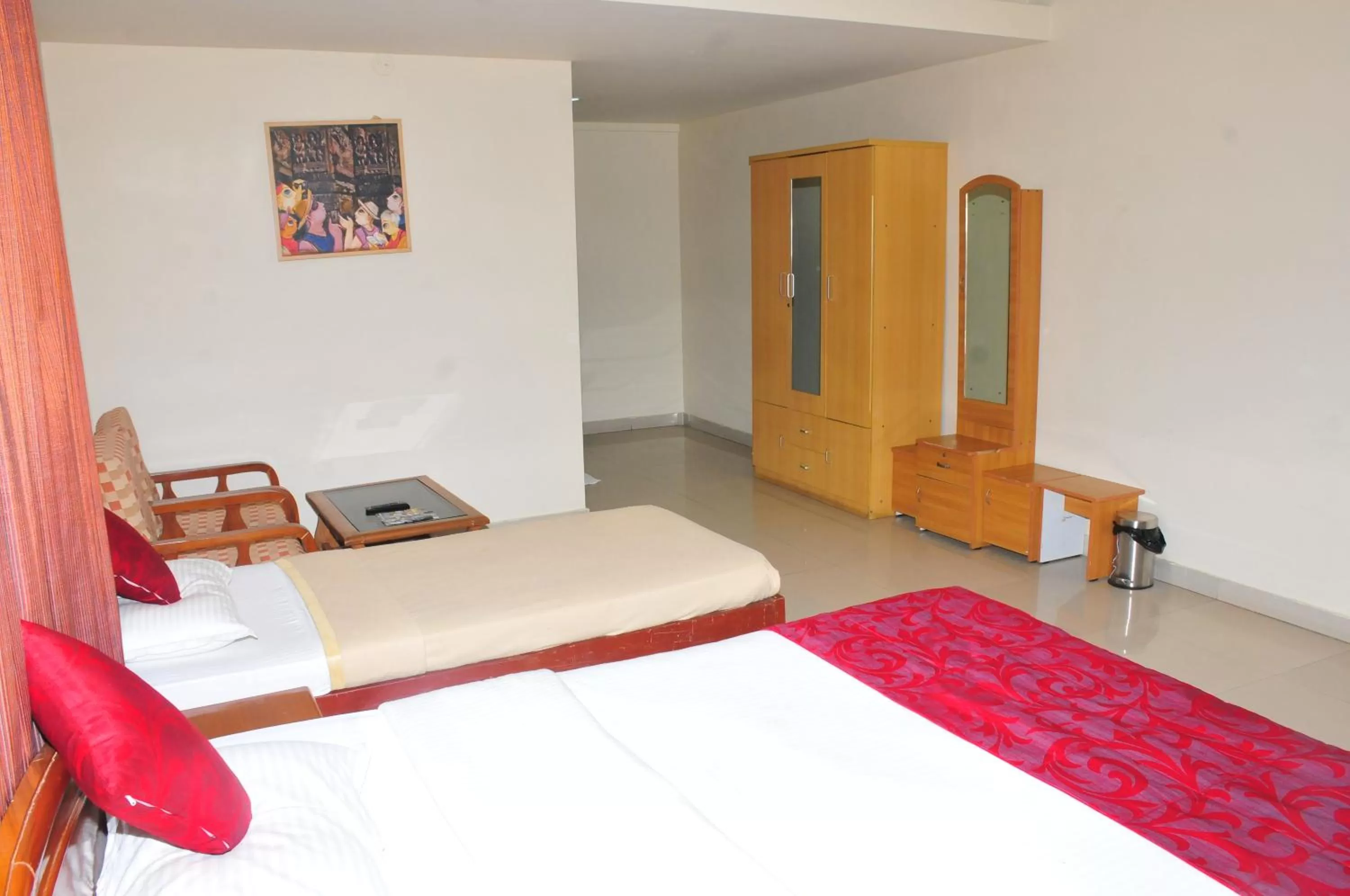 Bed in KSTDC Hotel Mayura Velapuri Belur