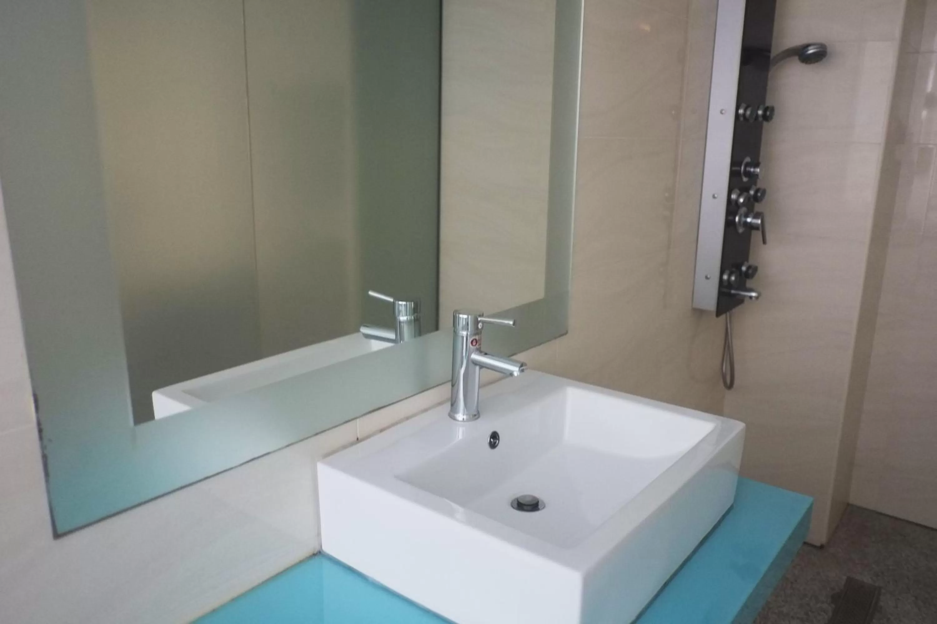 Bathroom in Walker Hotel - Zhengyi