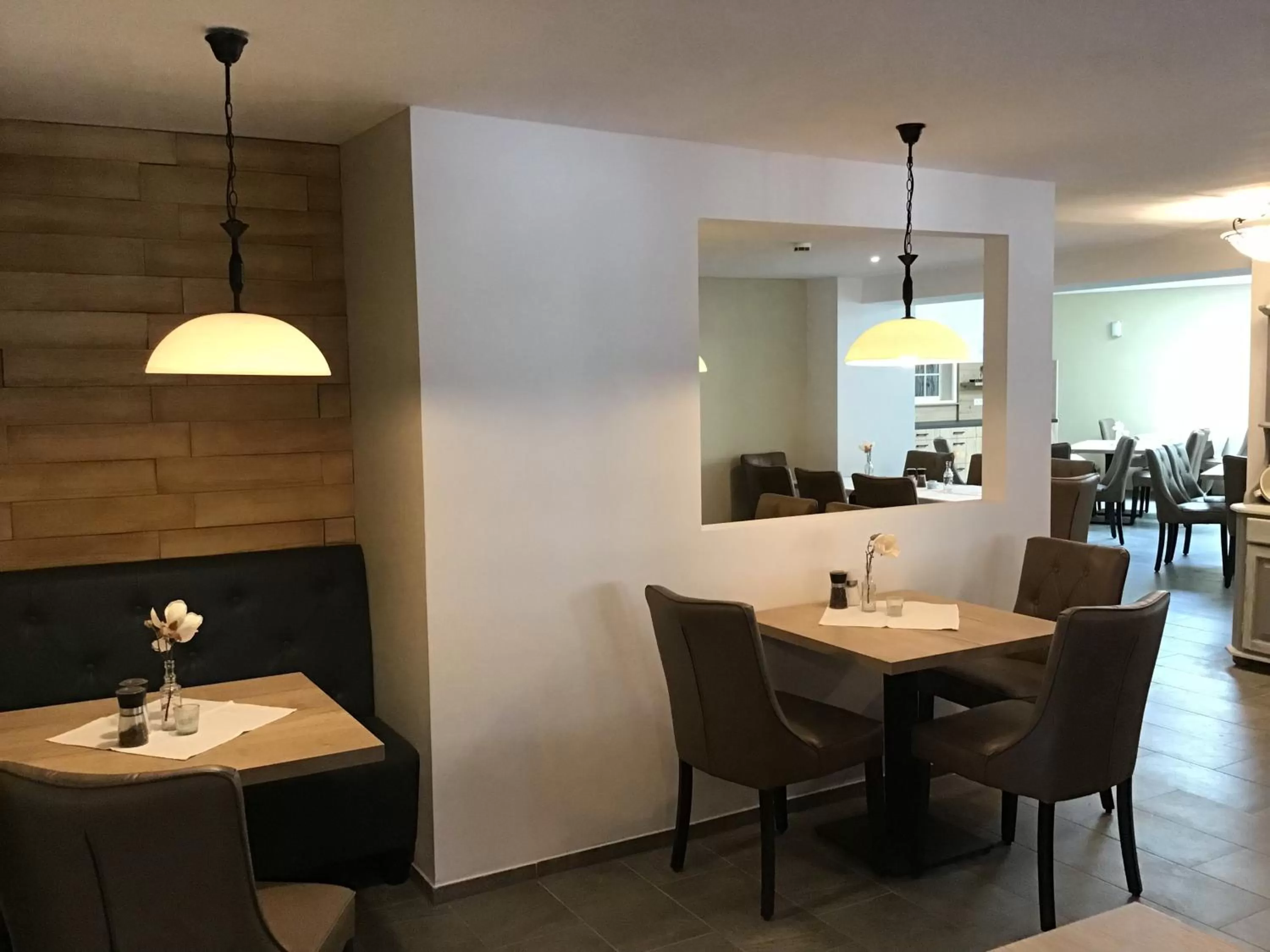 Restaurant/places to eat in Ehringer Hof