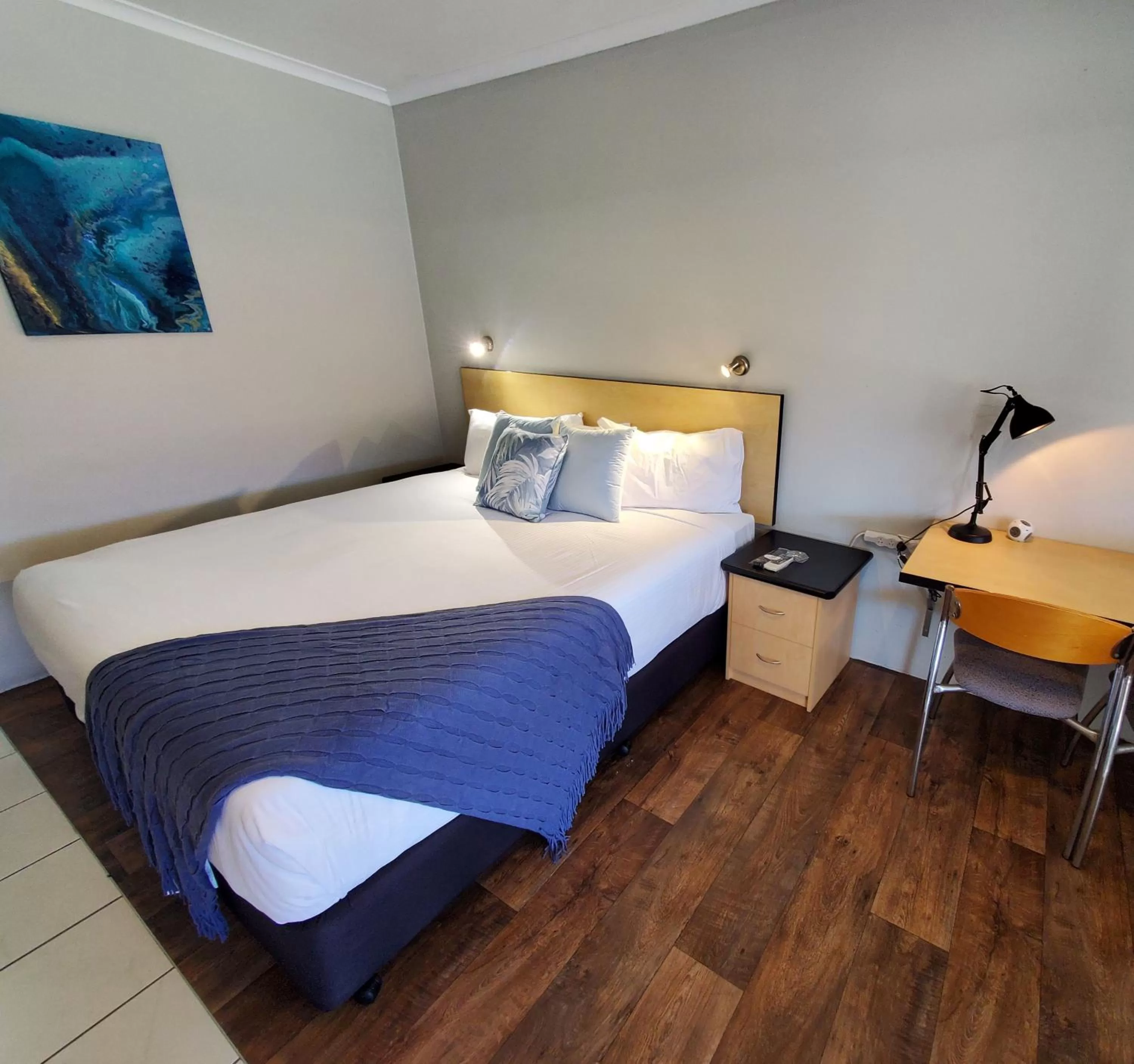 Bed in Alara Motor Inn