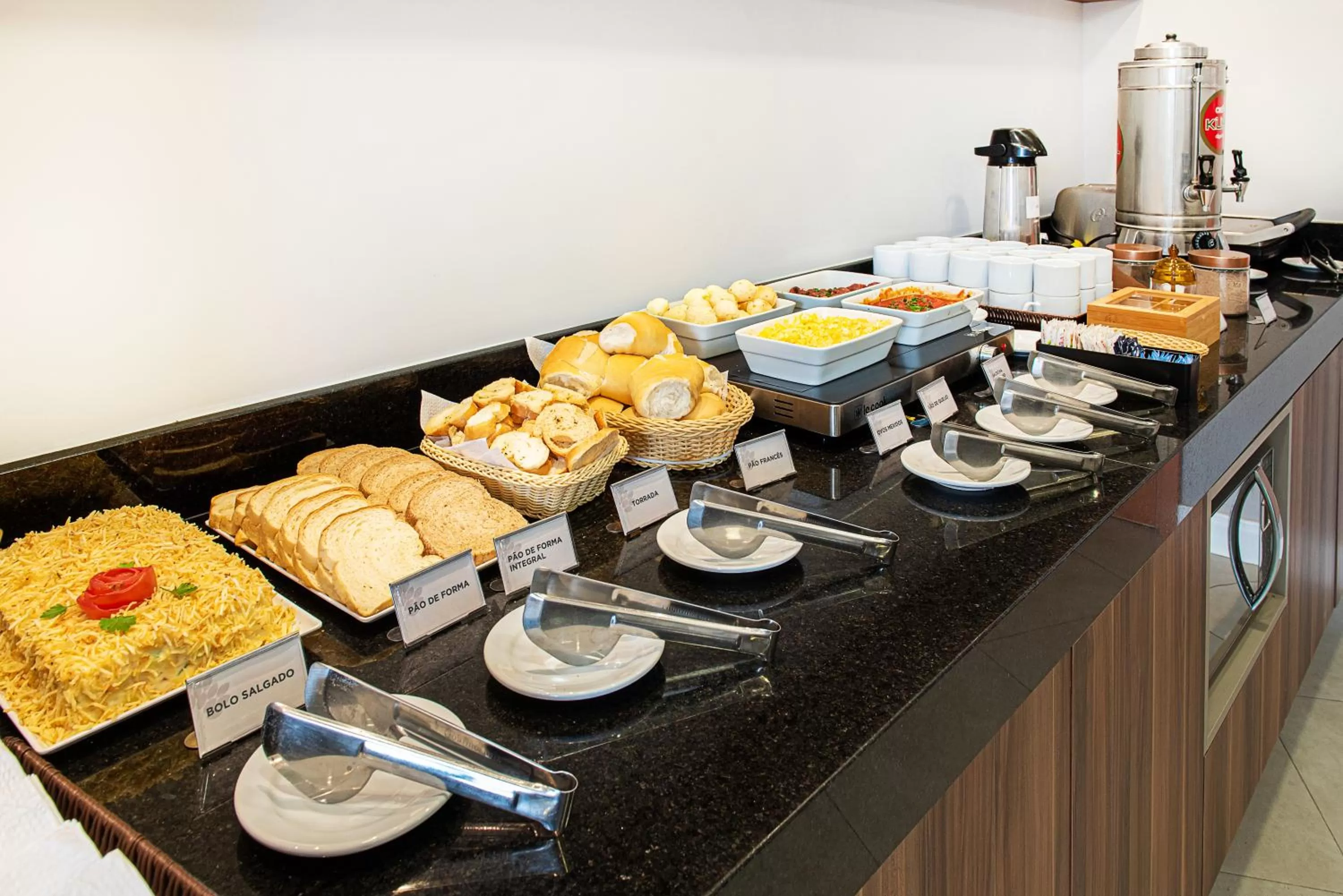 Food in Florida Mall & Suites