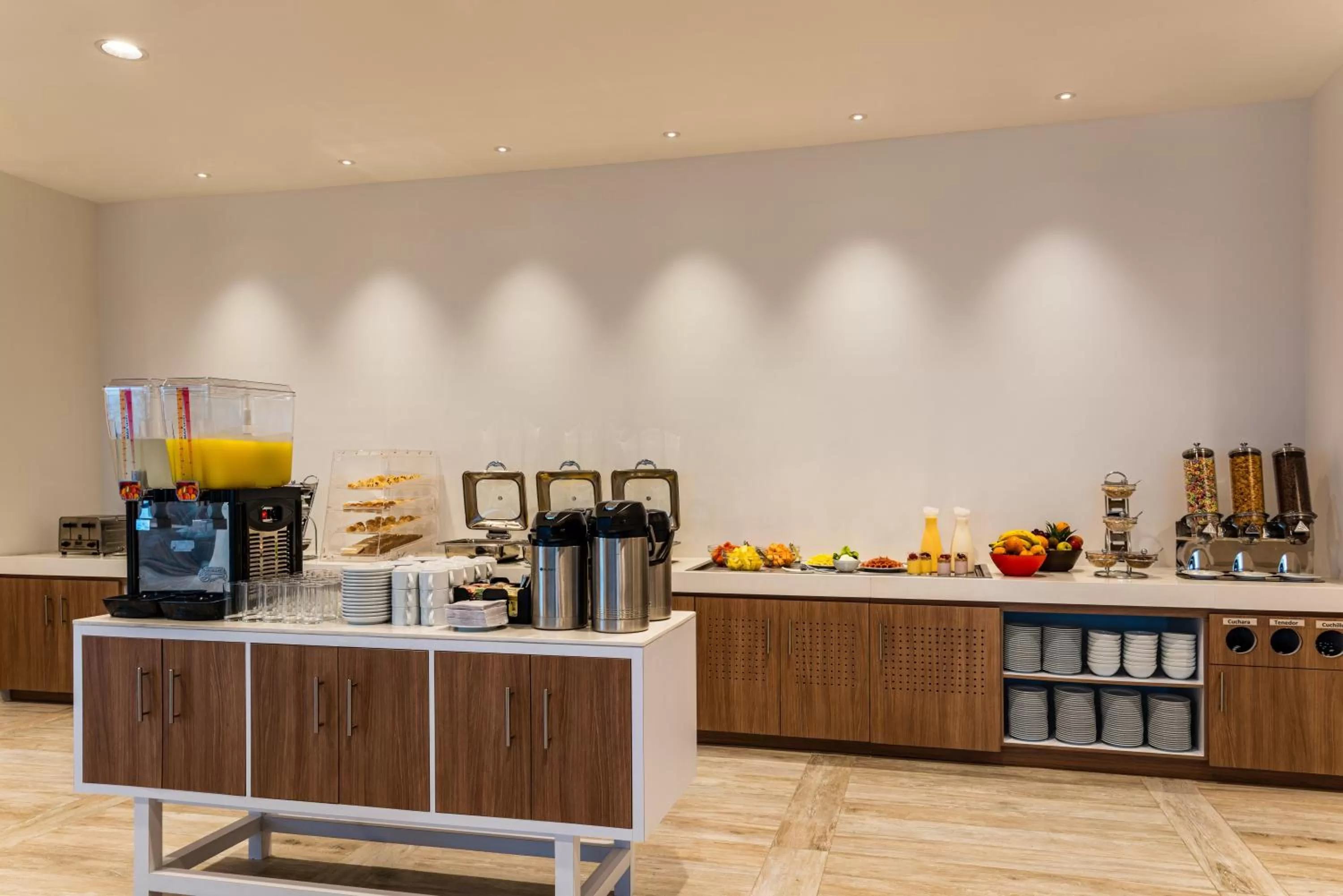 Breakfast in Holiday Inn Express Cartagena Manga by IHG