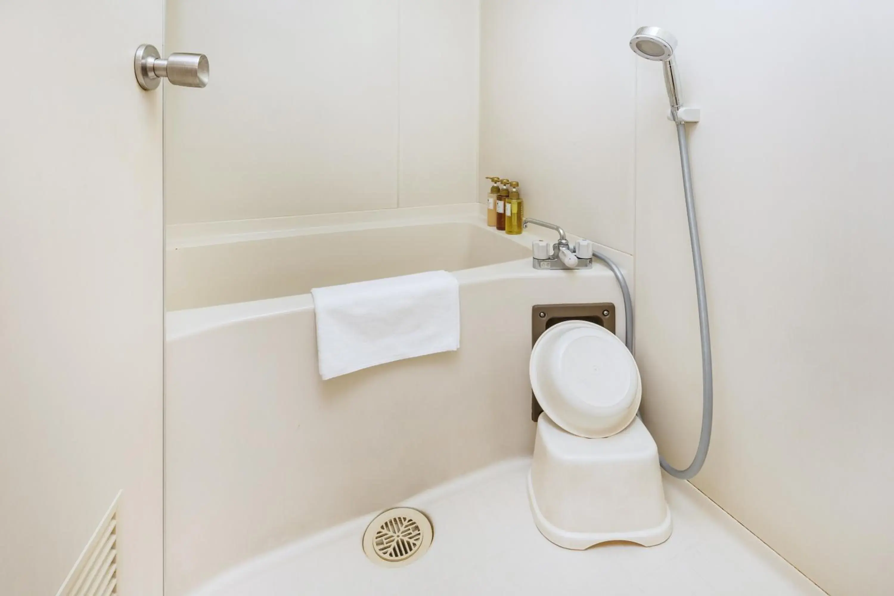 Deluxe Apartment - House Keeping is Optional with Additional Cost - Smoking in HOTEL MYSTAYS Otemae Deluxe Apartment - House Keeping is Optional with Additional Cost - Smoking in HOTEL MYSTAYS Otemae