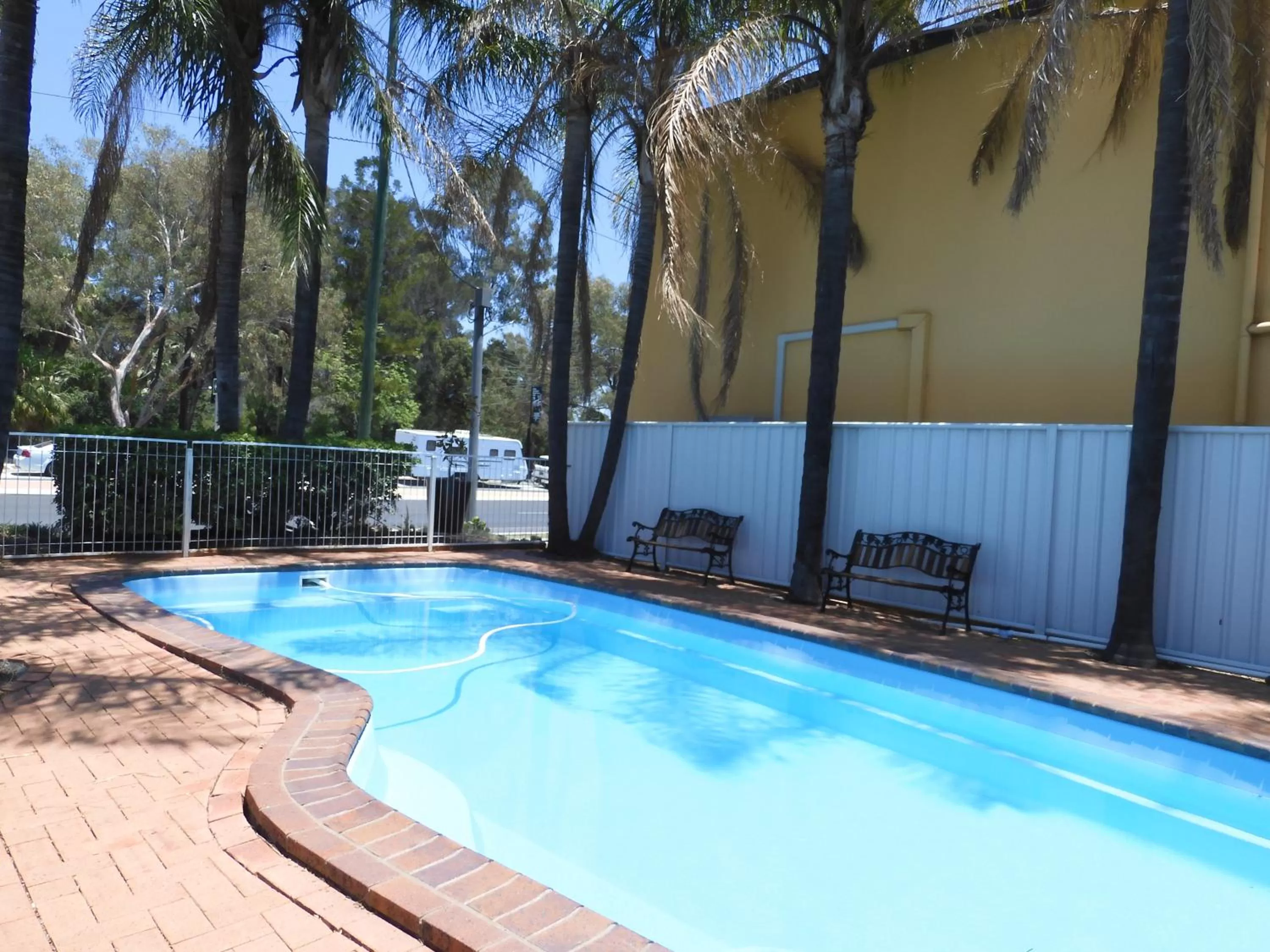 Swimming pool in Dalby Parkview Motel