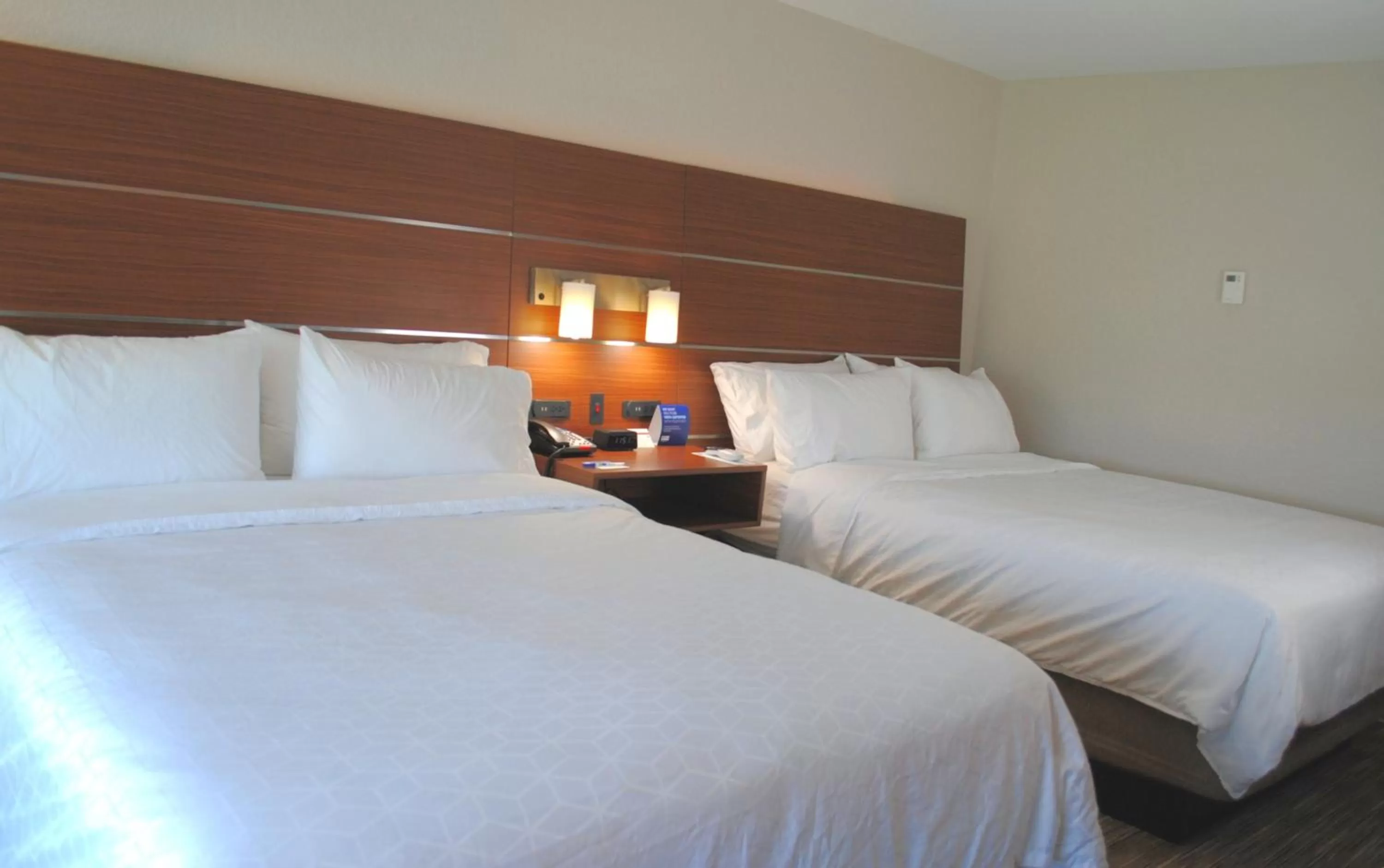 Double Room with Two Double Beds in Holiday Inn Express & Suites - Columbia City, an IHG Hotel