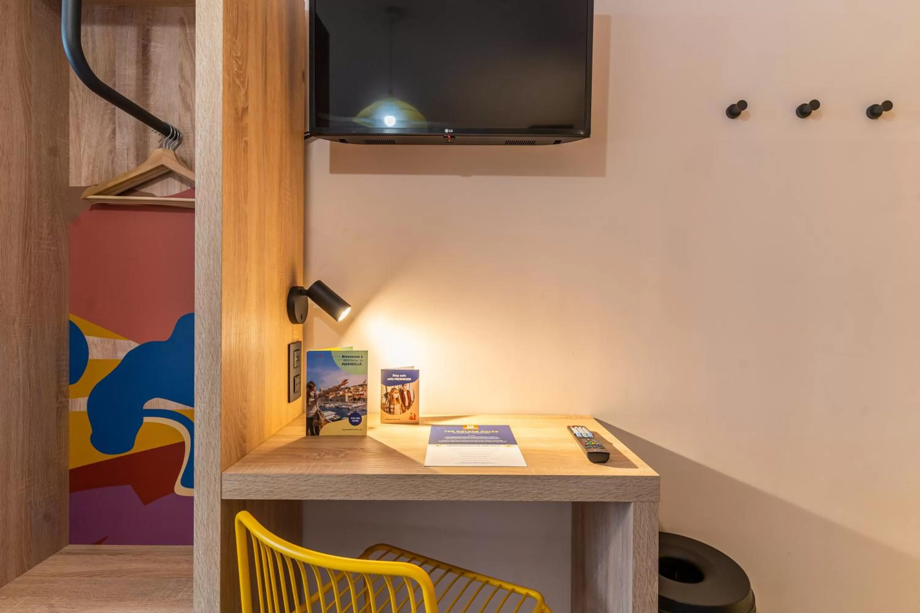 Bedroom, TV/Entertainment Center in MEININGER Marseille Centre la Joliette