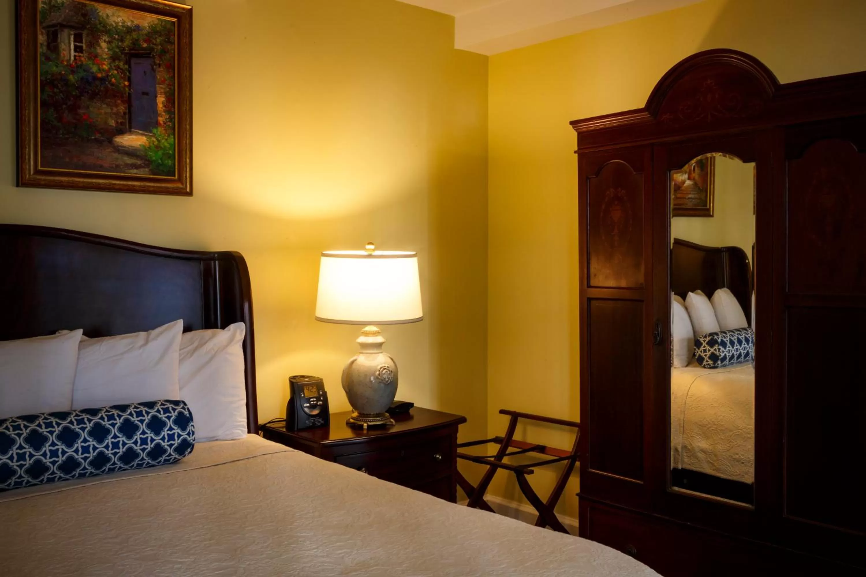 Bed in Eliza Thompson House, Historic Inns of Savannah Collection