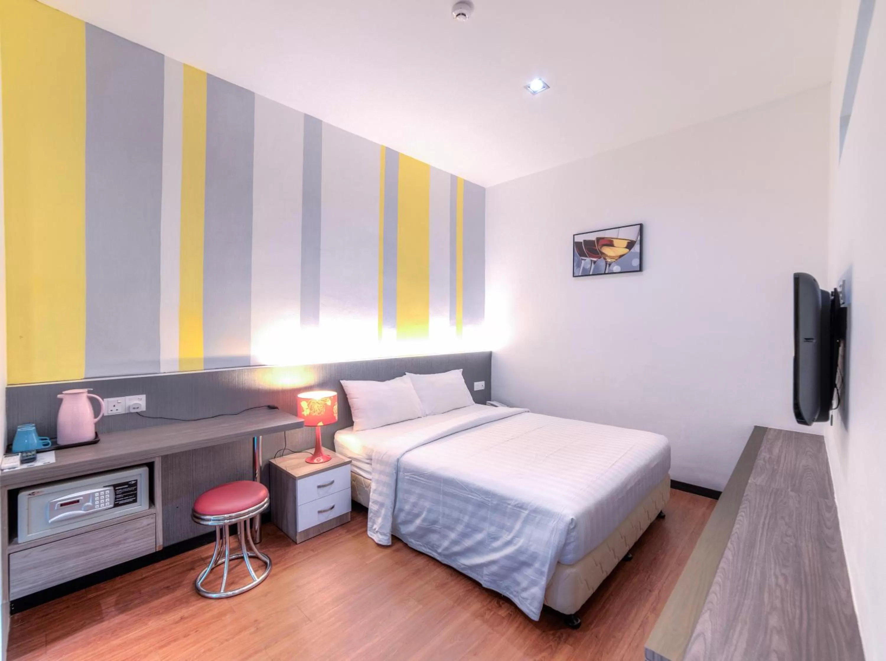 Bedroom, Bed in Yan Hotel