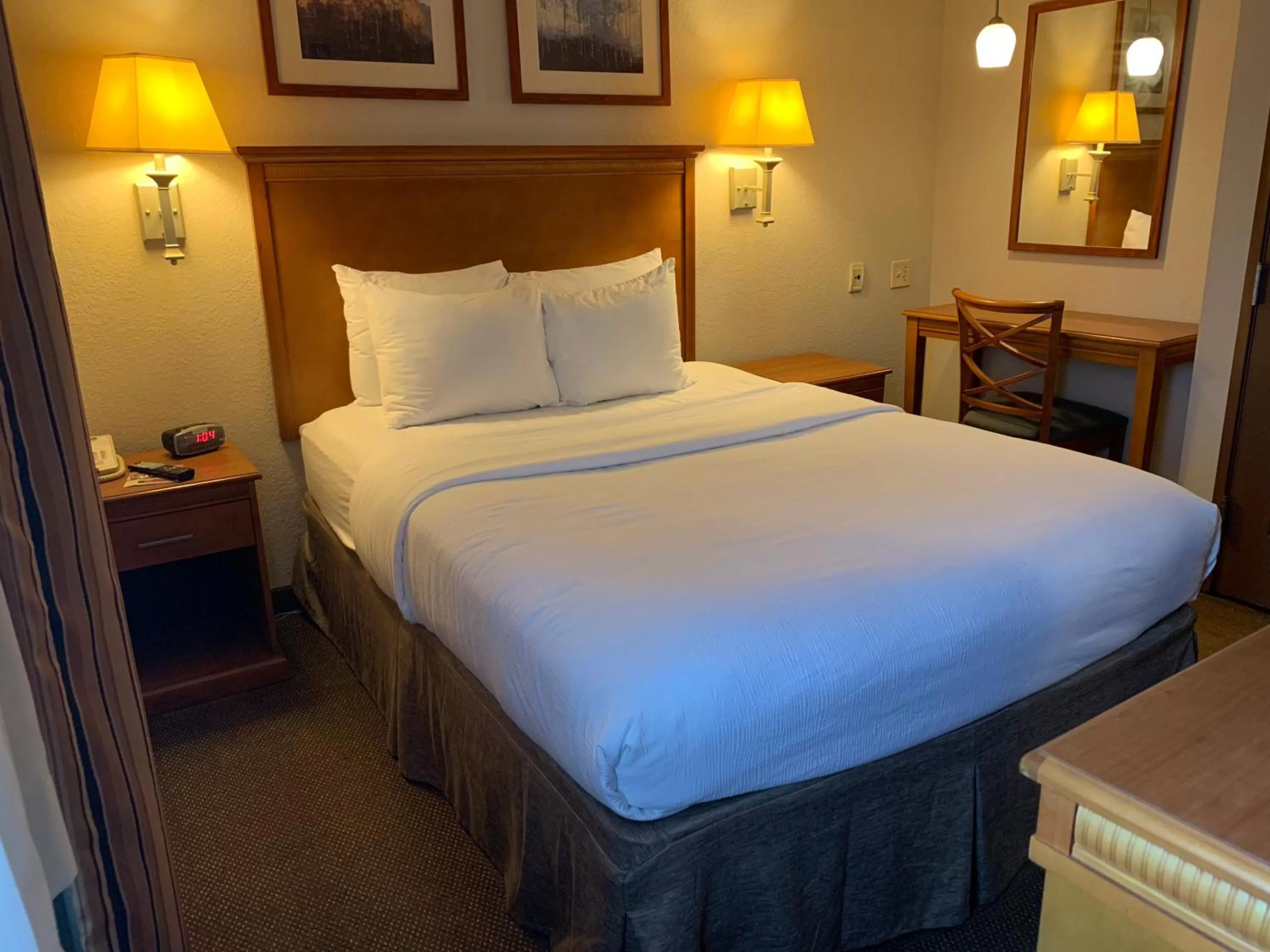 Bed in Candlewood Suites Jonesboro by IHG