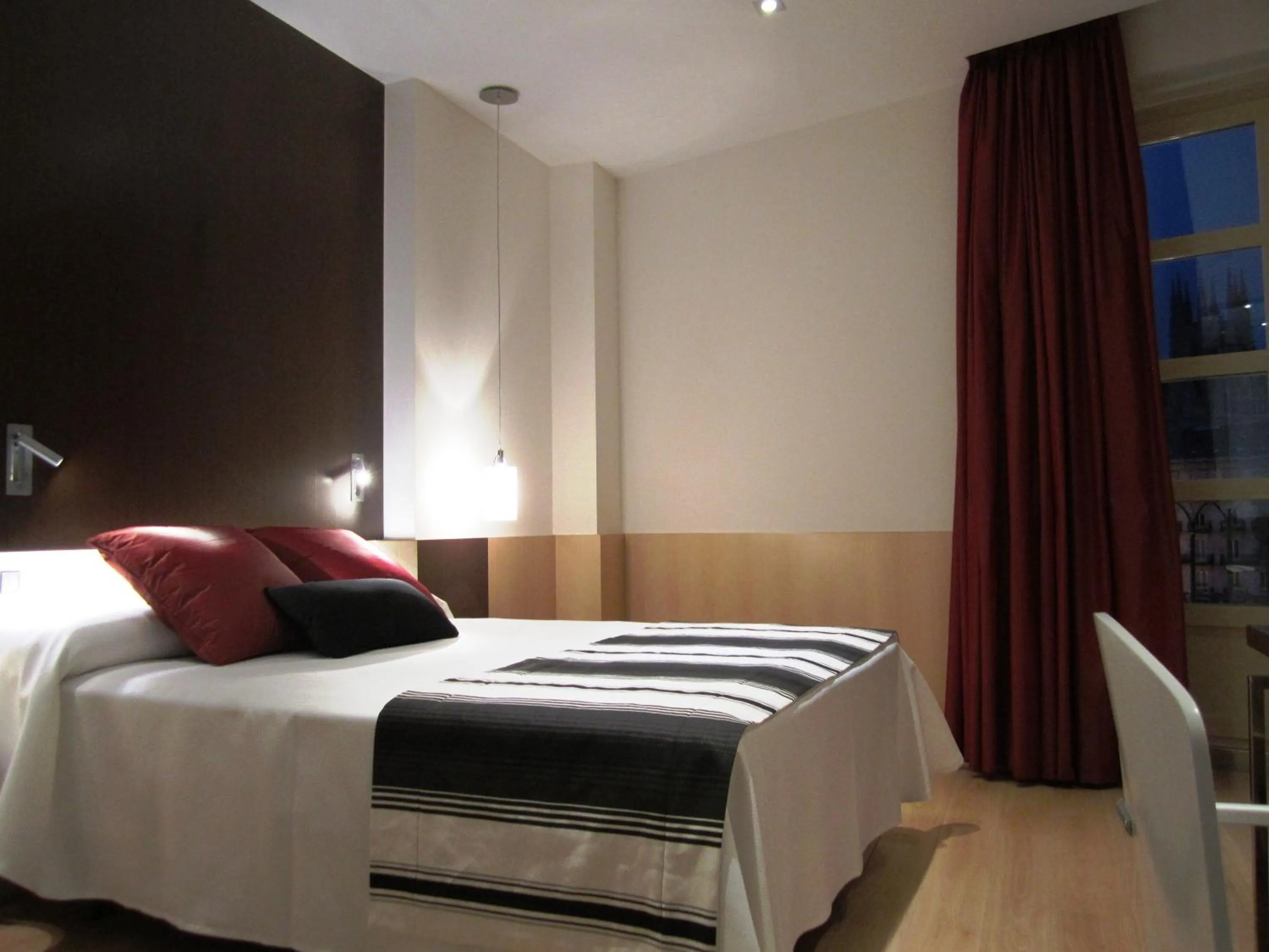 Bed in Hotel Vía Gótica