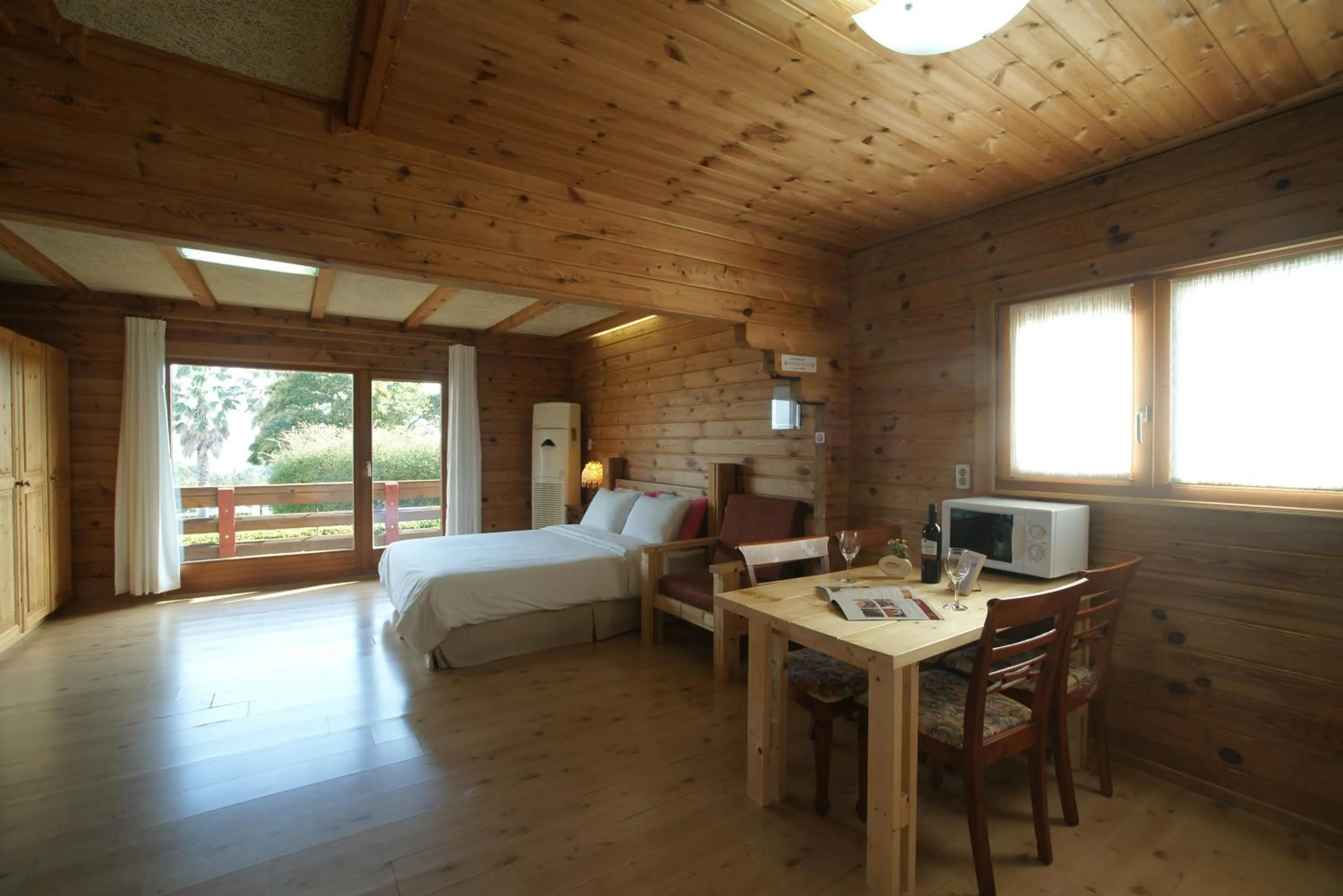 Shower, Bed in Sunny Day Jeju