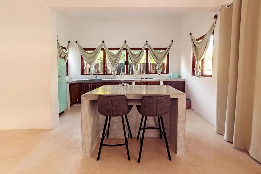 Dining area in Mi Kasa Tu Kasa Bacalar