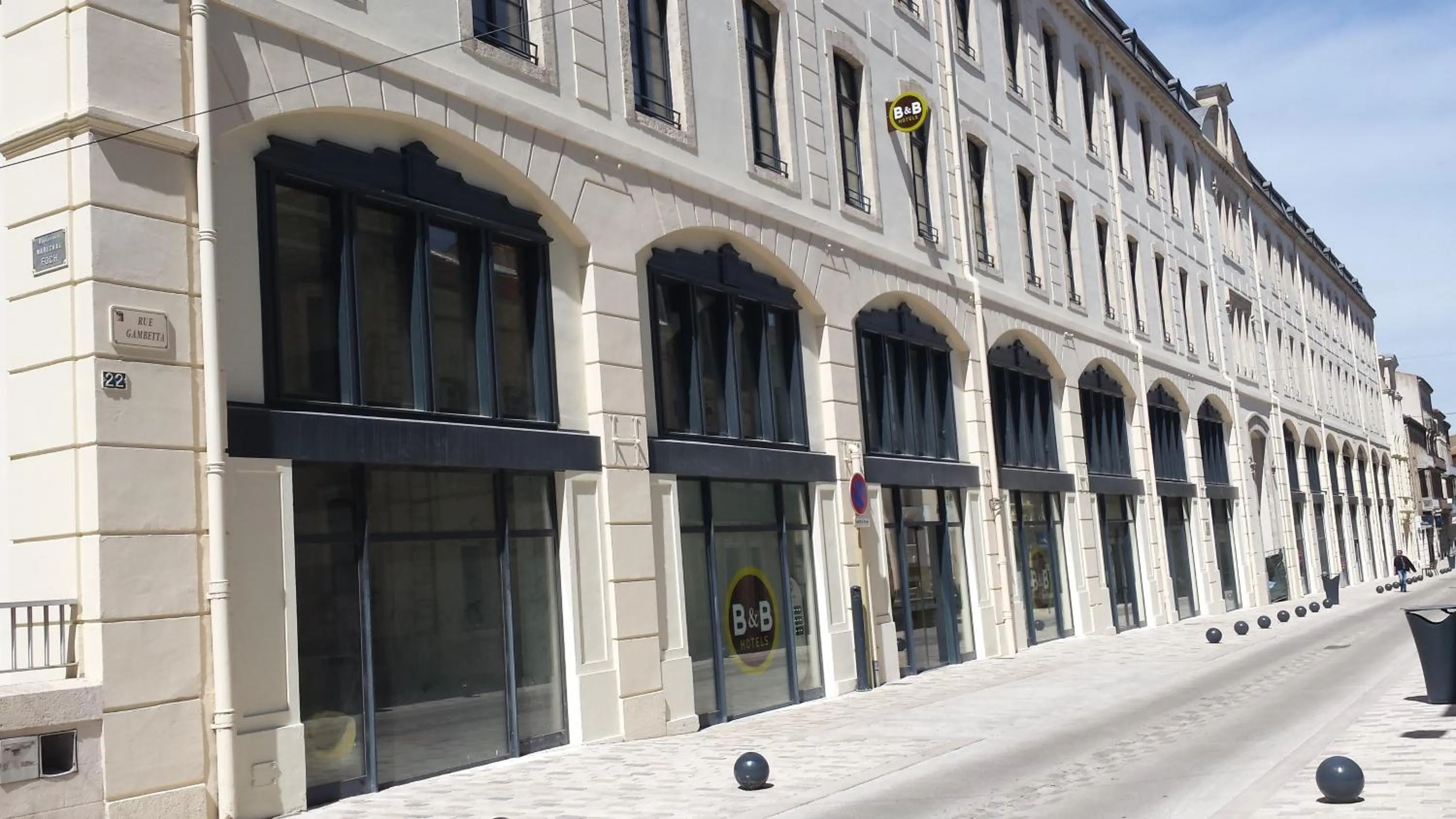 Property building in B&B HOTEL Castres Centre Gambetta