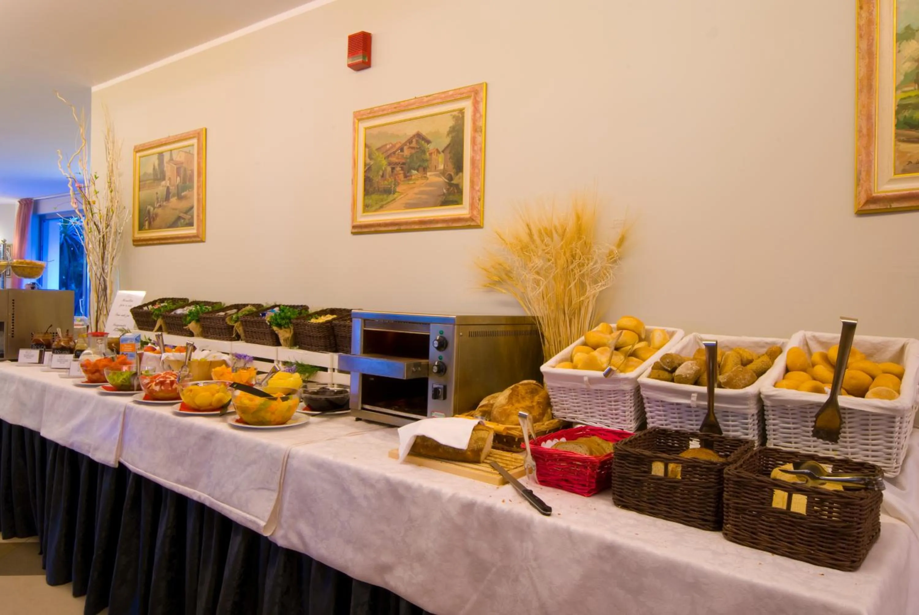 Buffet breakfast in Hotel Oasi Wellness & Spa