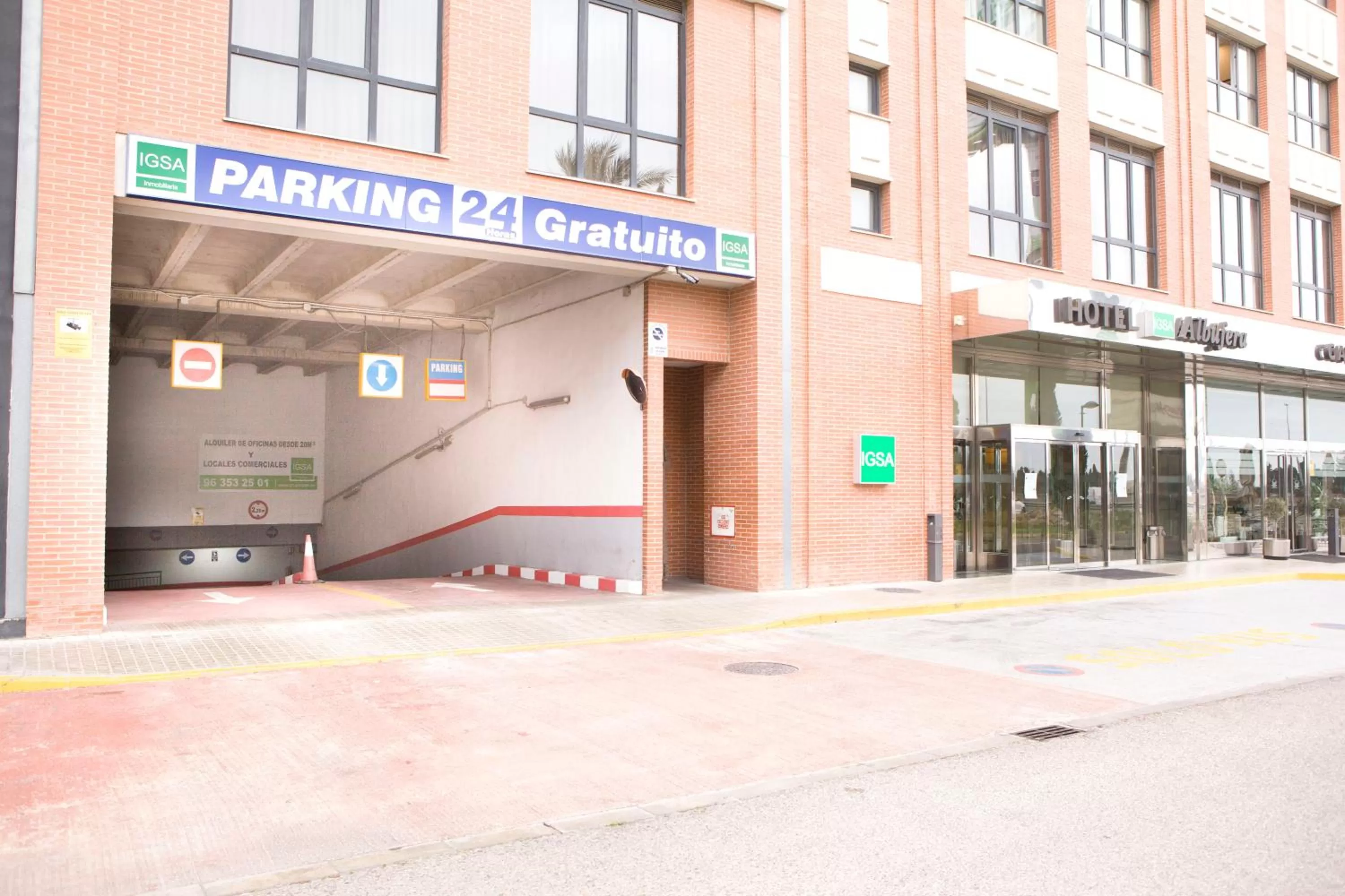 Facade/entrance in Hotel Albufera