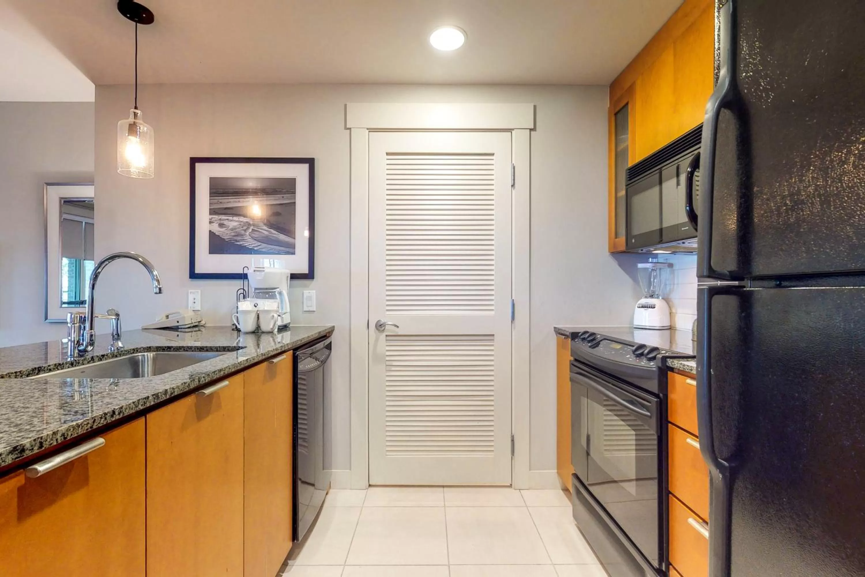 Kitchen/Kitchenette in Bahia Condos
