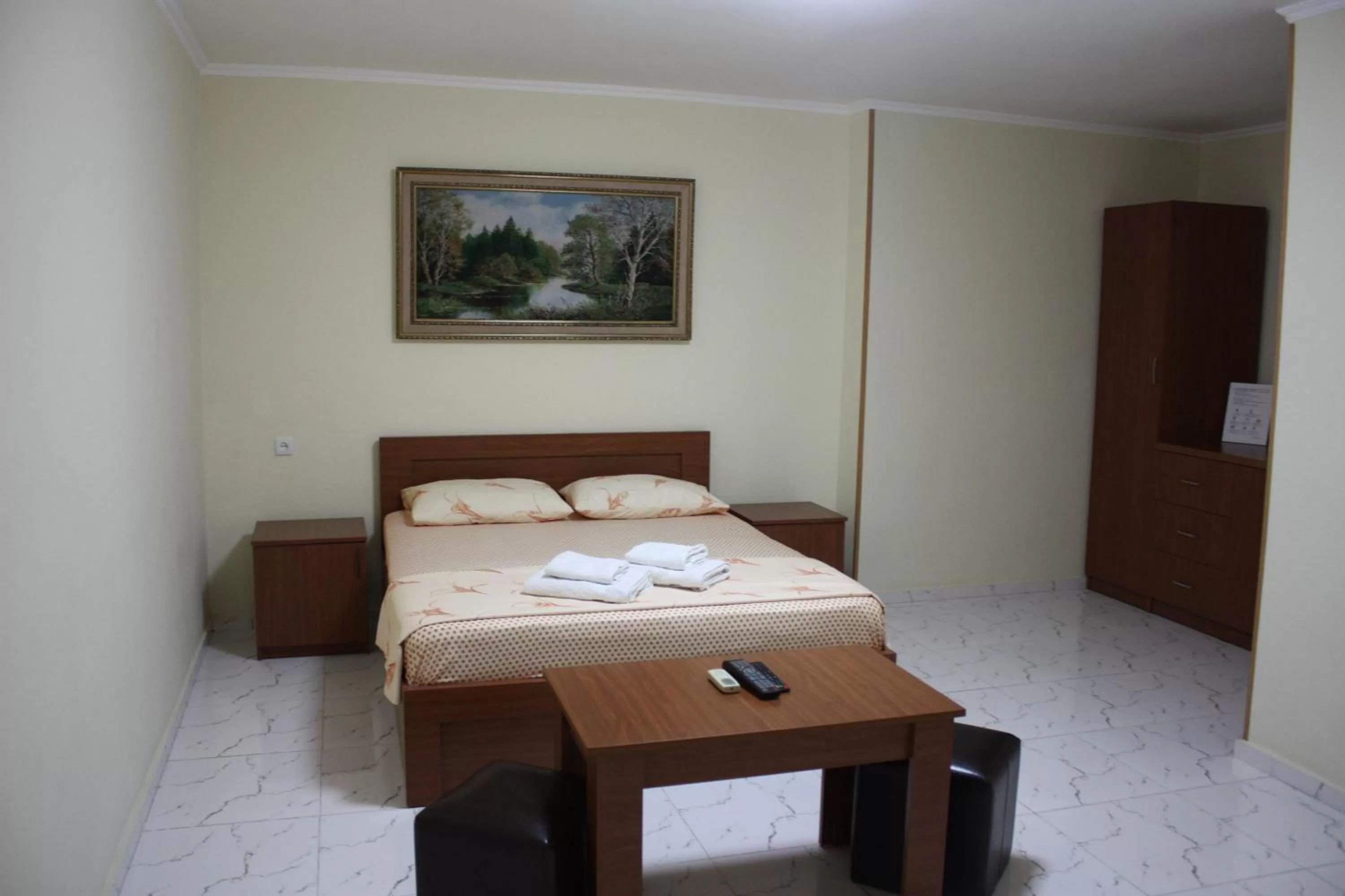 Bedroom, Bed in Paradise Hotel