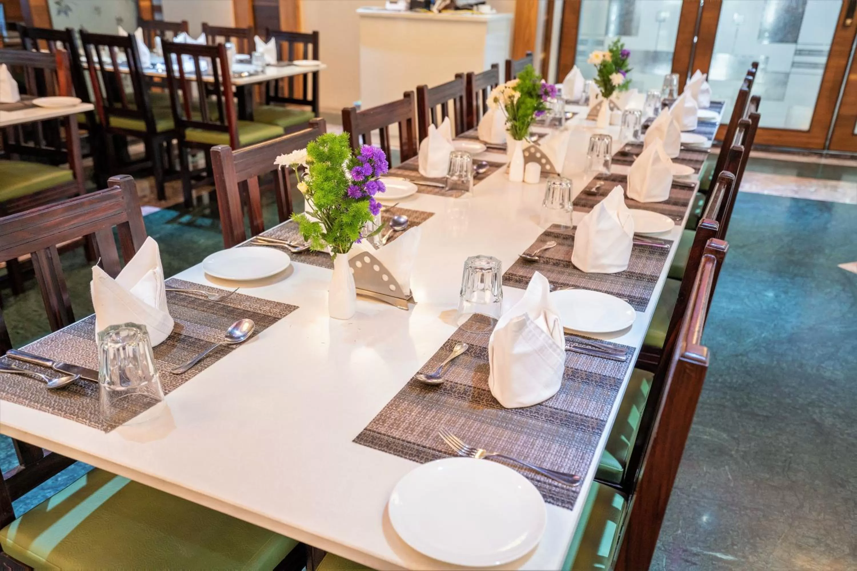 Restaurant/places to eat in Hotel Hills