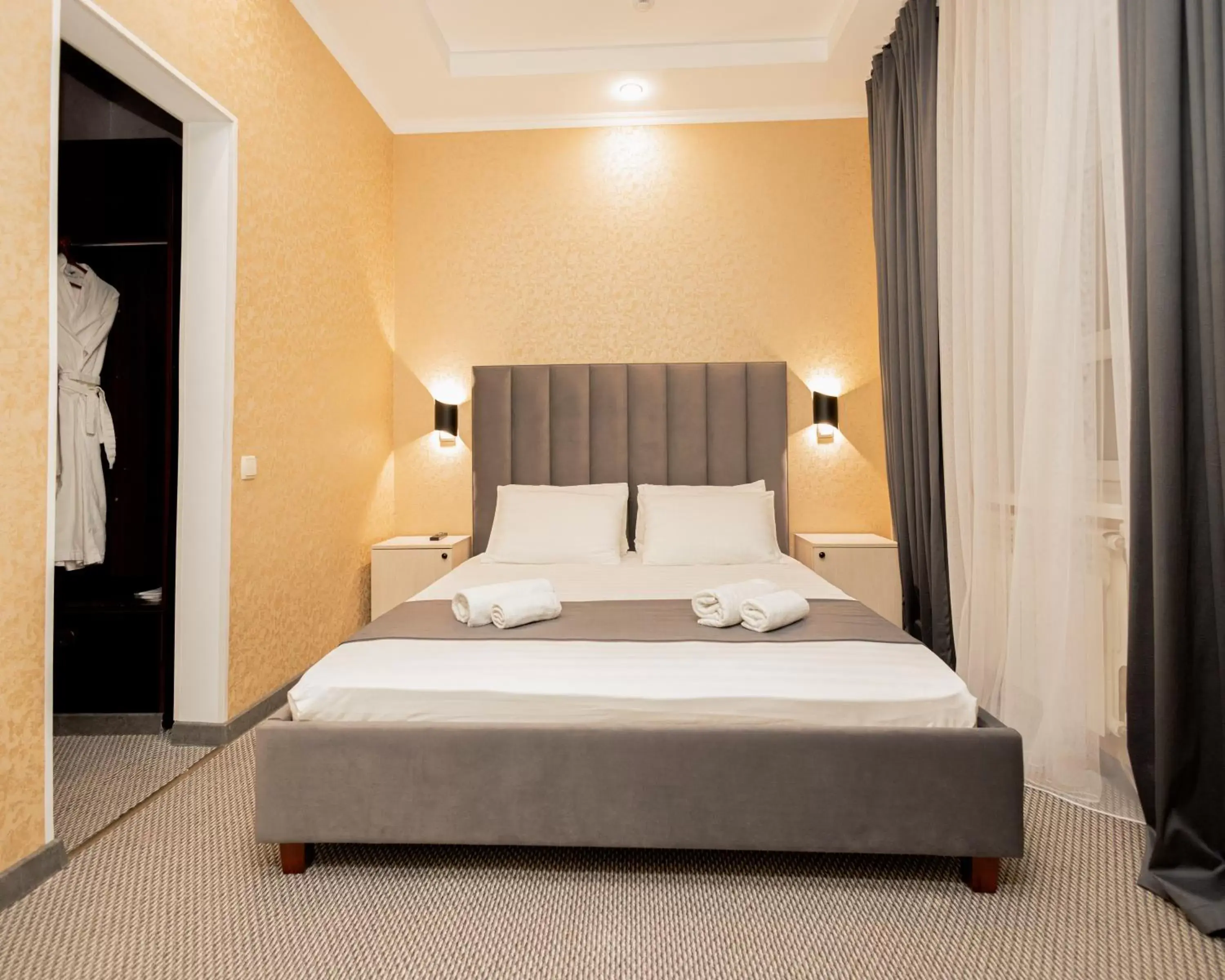 Junior Suite - single occupancy in "Rush Hotel" Junior Suite - single occupancy in "Rush Hotel"