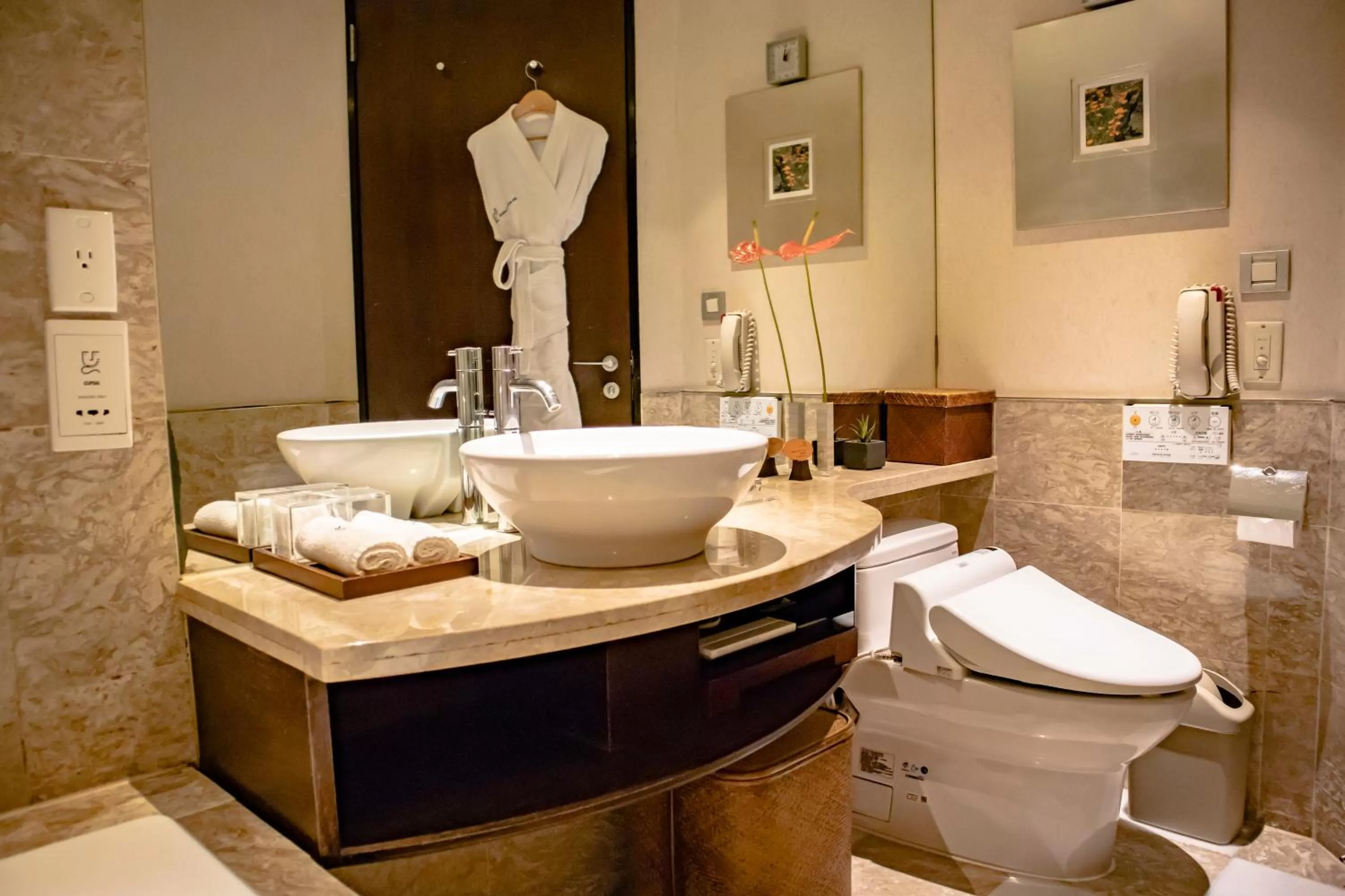 Toilet in Les Suites Taipei - Da An