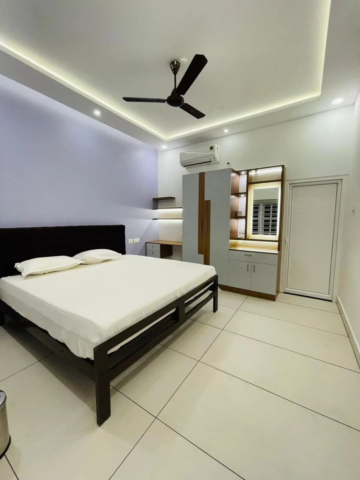 Bed in Garden Bay Resort