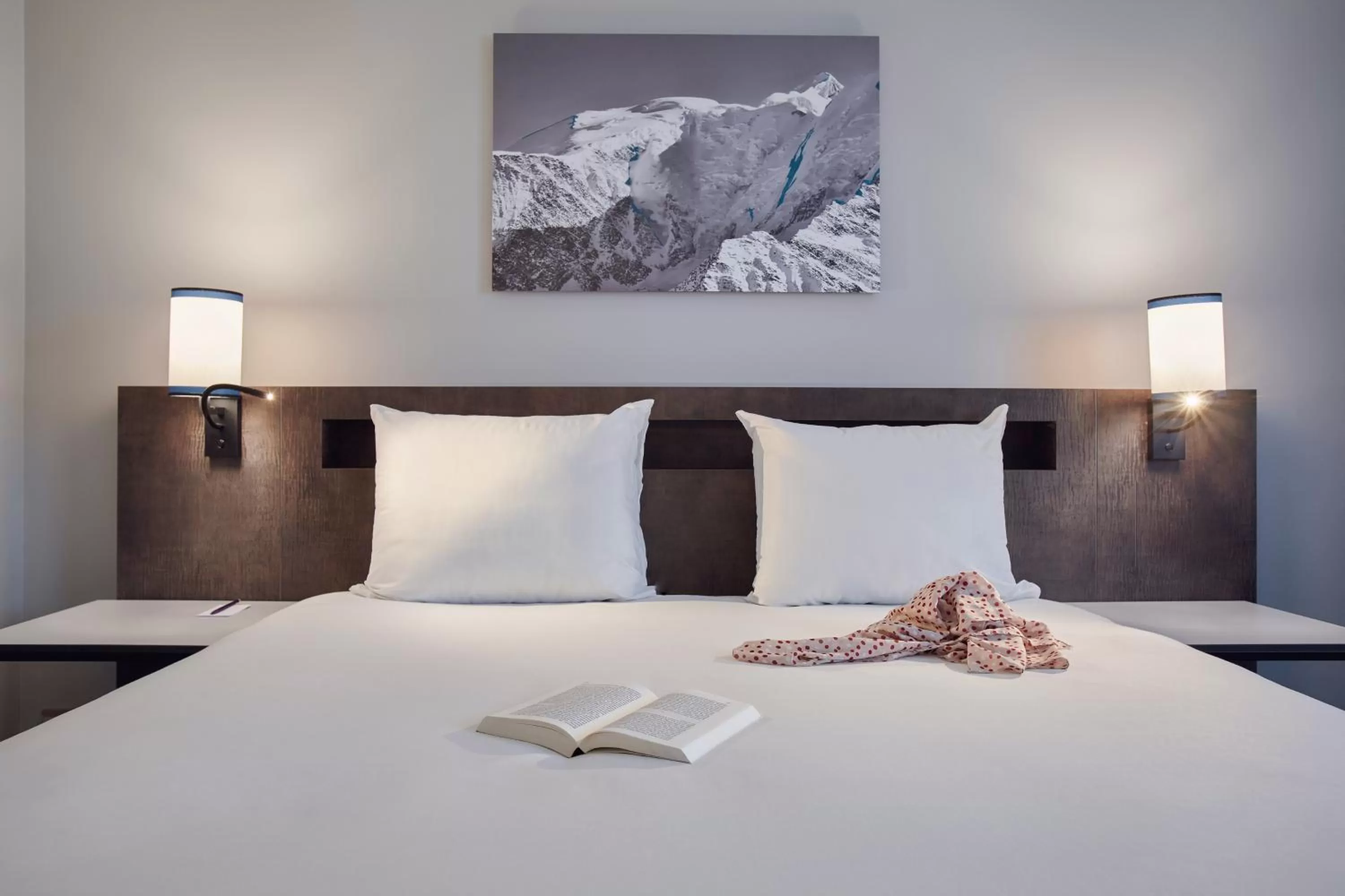 Decorative detail, Bed in Mercure Paris Roissy CDG