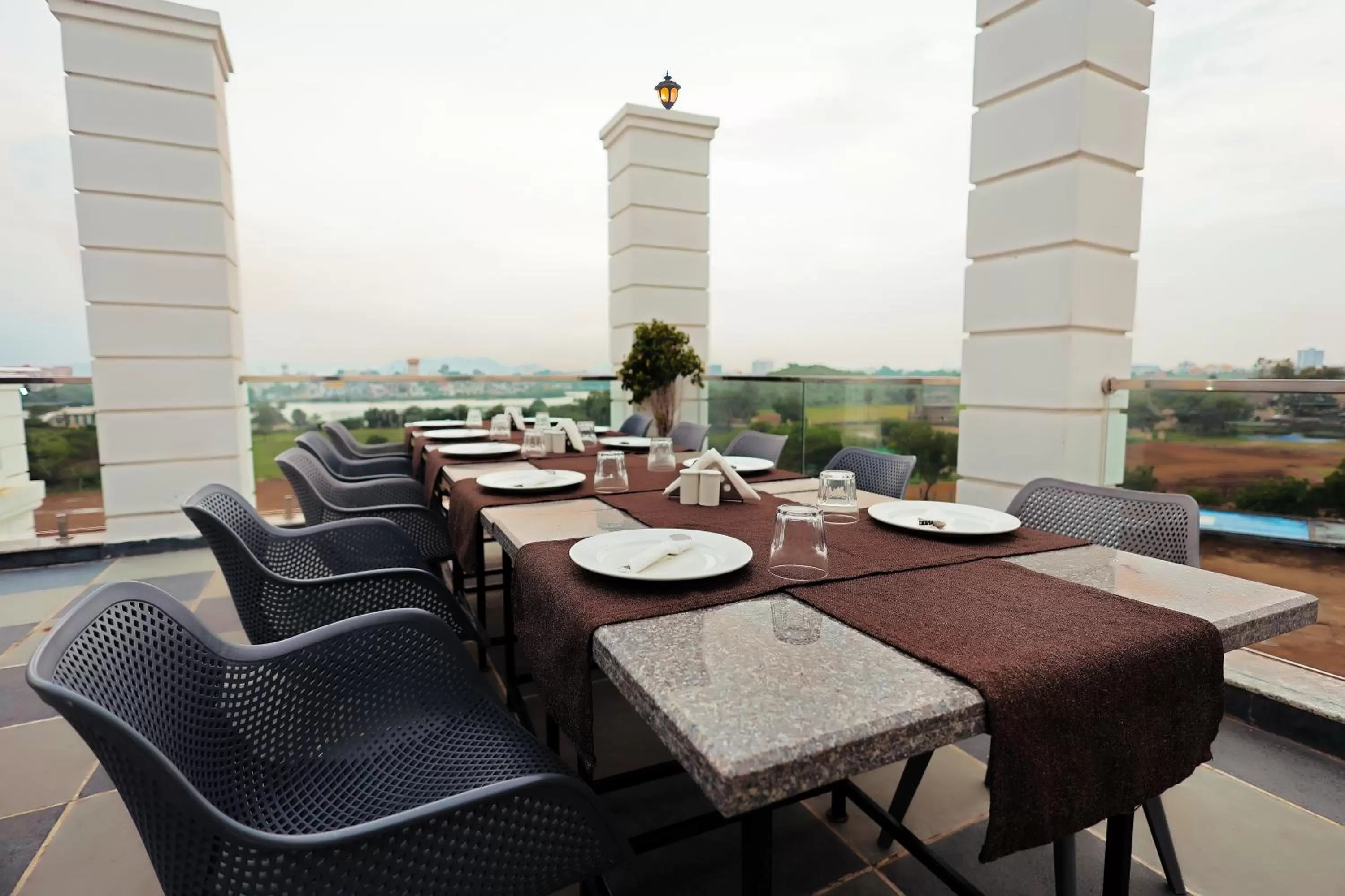 Restaurant/places to eat in Revaas Lake View Boutique Stay