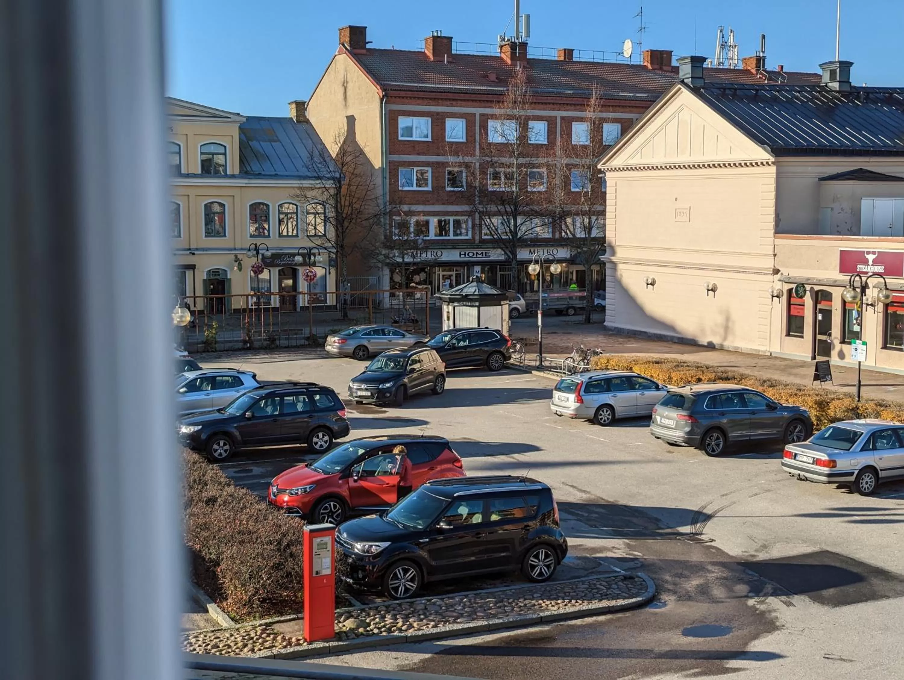 Property building in Hotell Bro