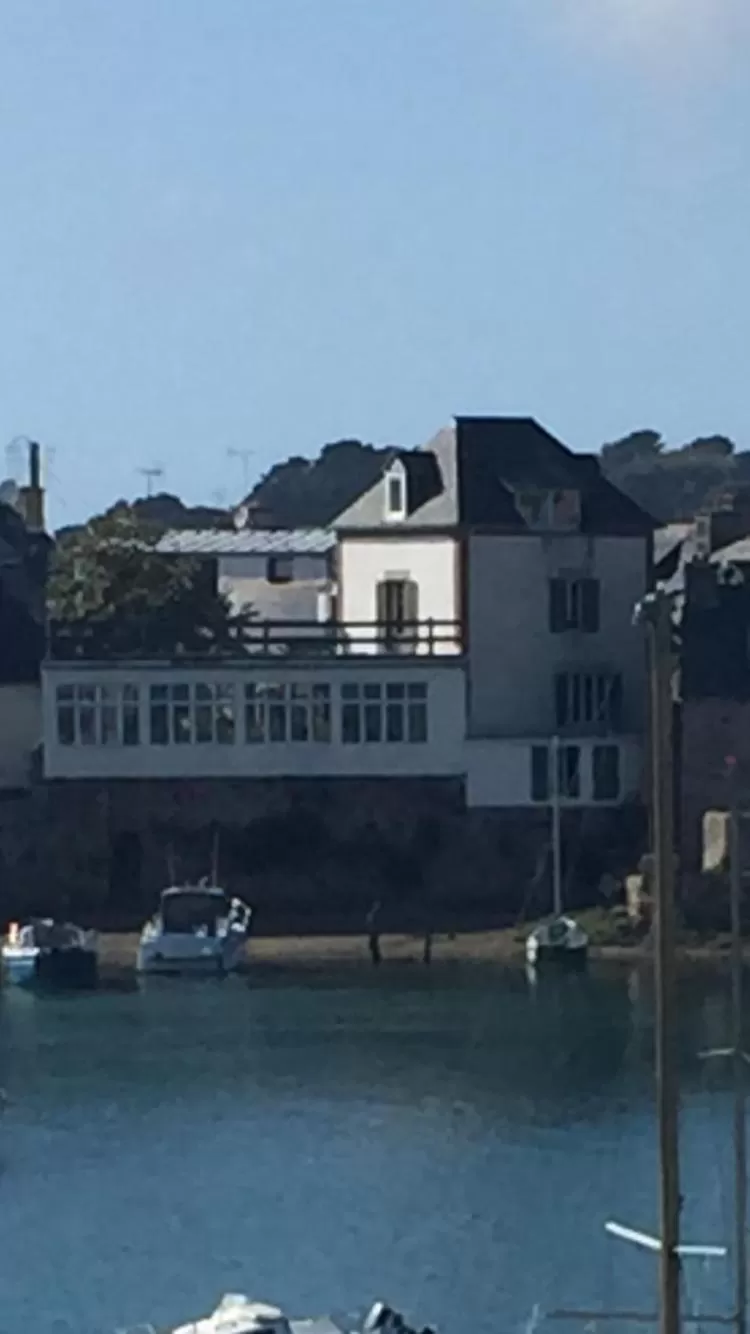 Property building in La maison du grand rocher