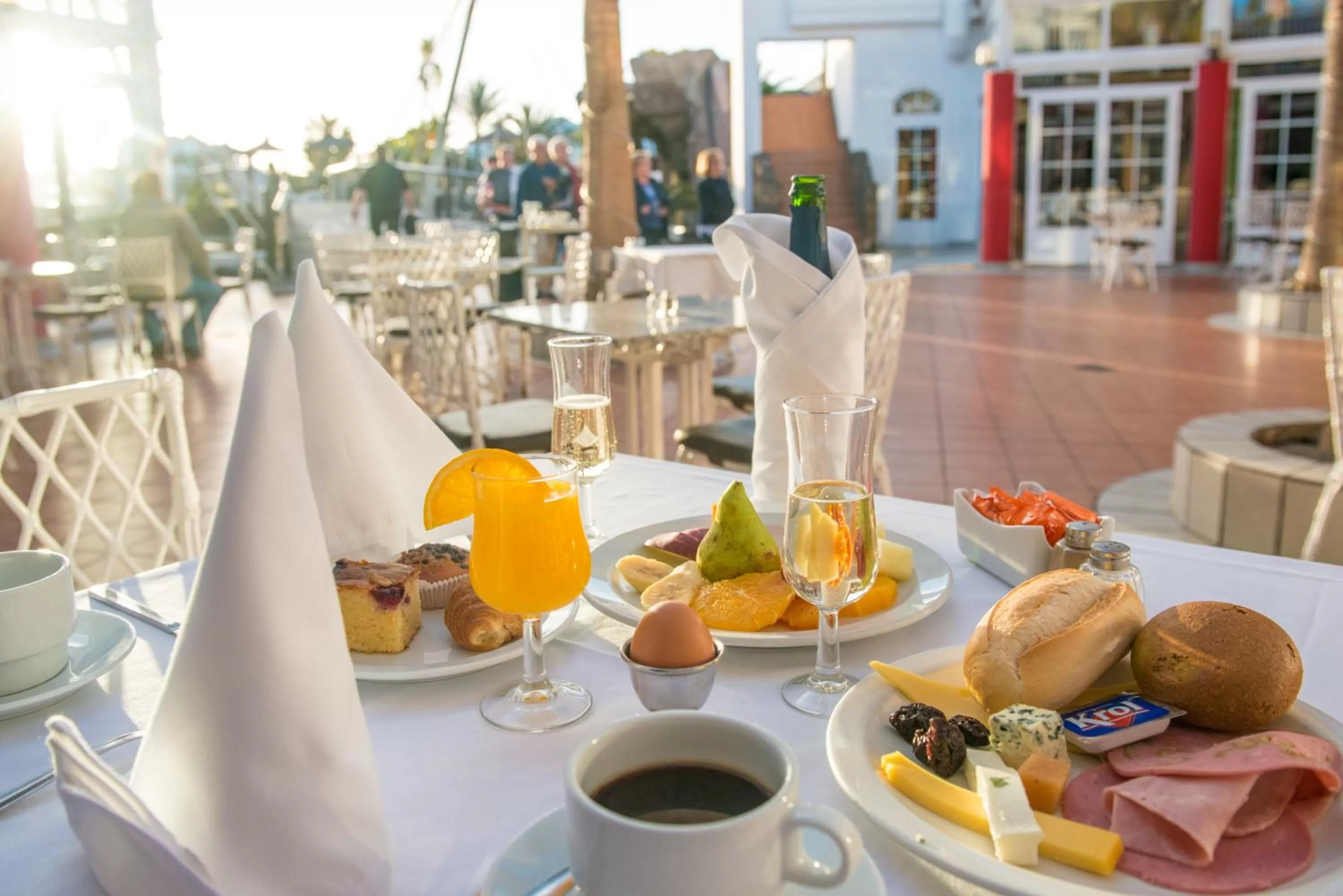 Food and drinks in HL Paradise Island