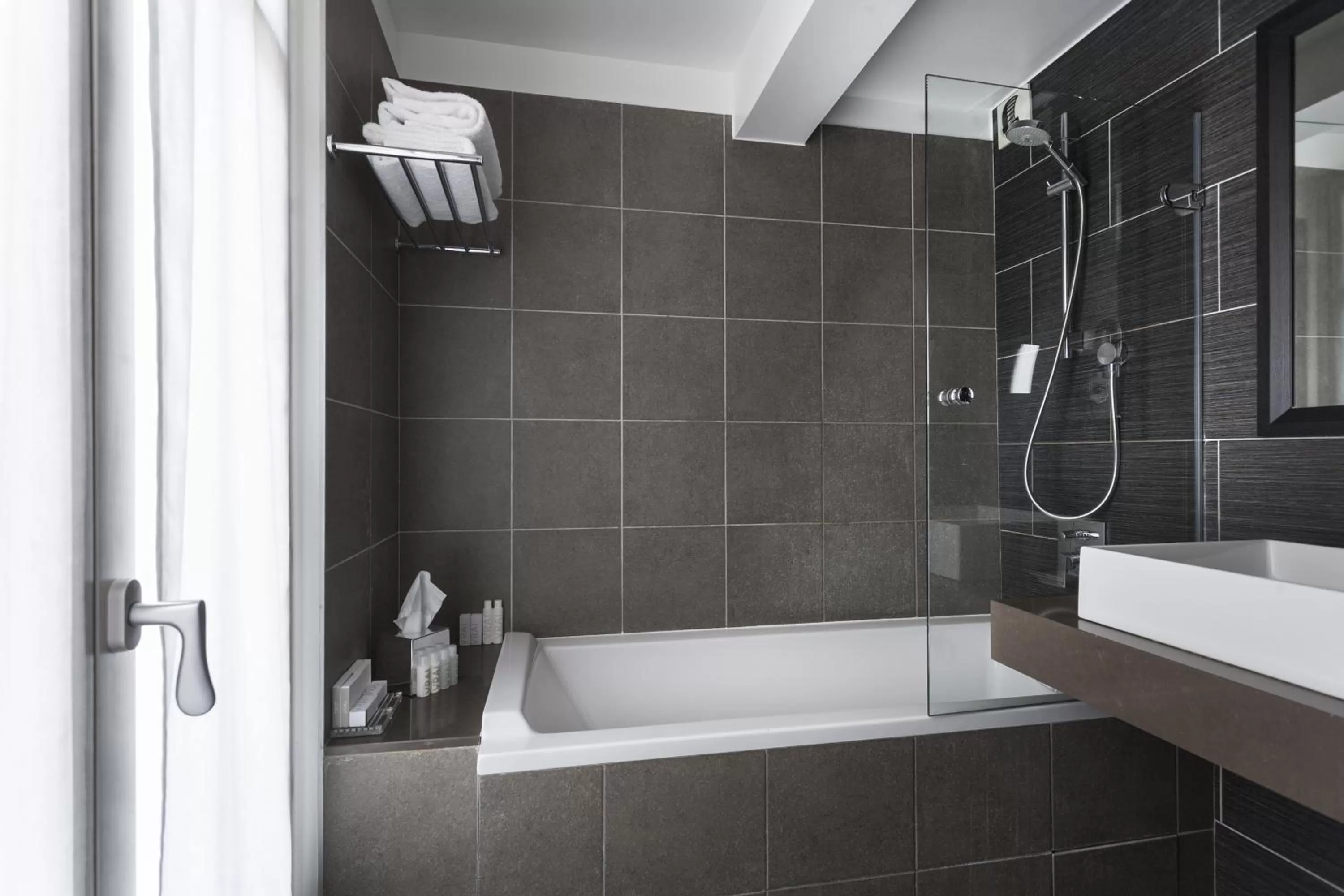 Bathroom in Hôtel Duo