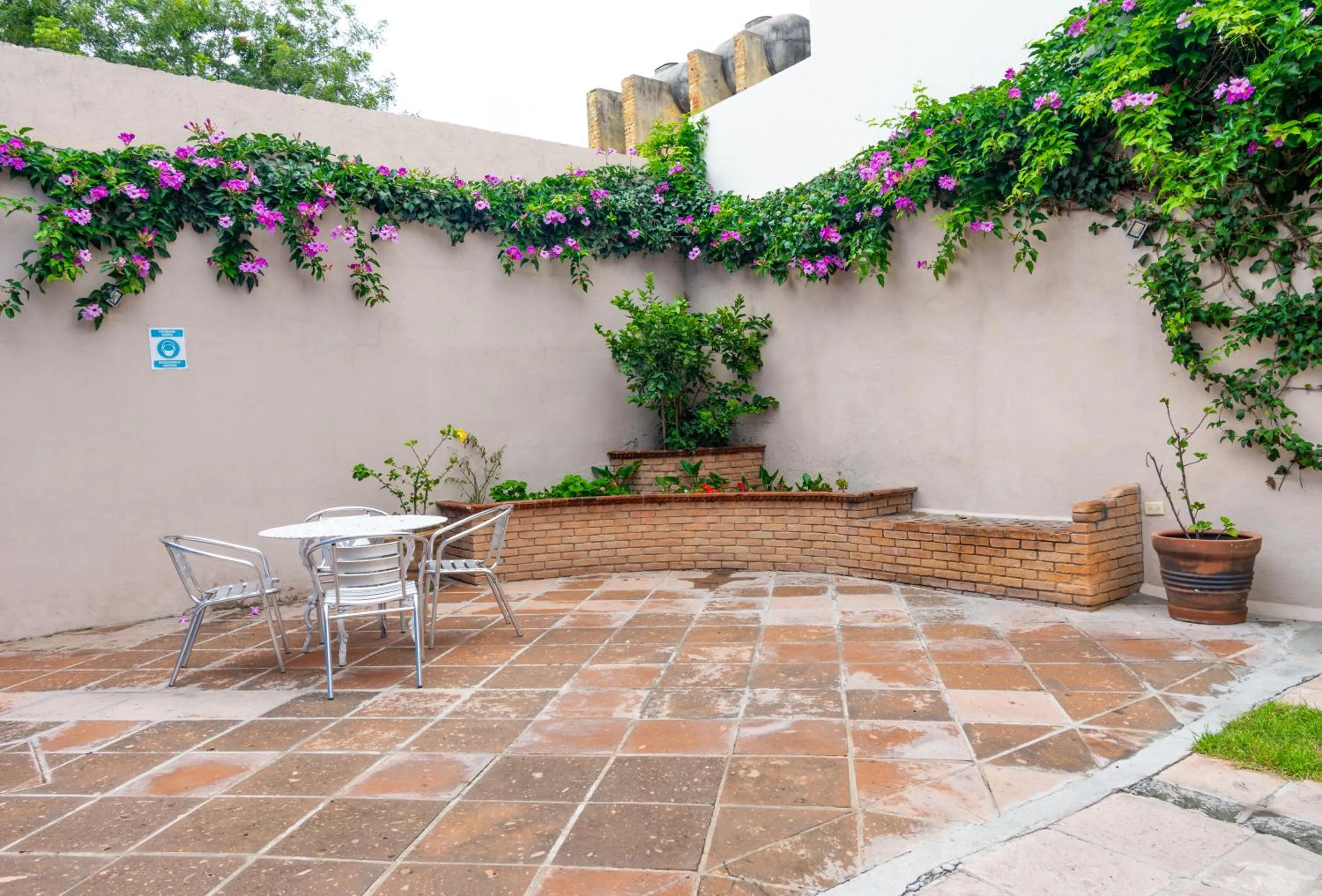 Facade/entrance in Hotel Casa Santamaría