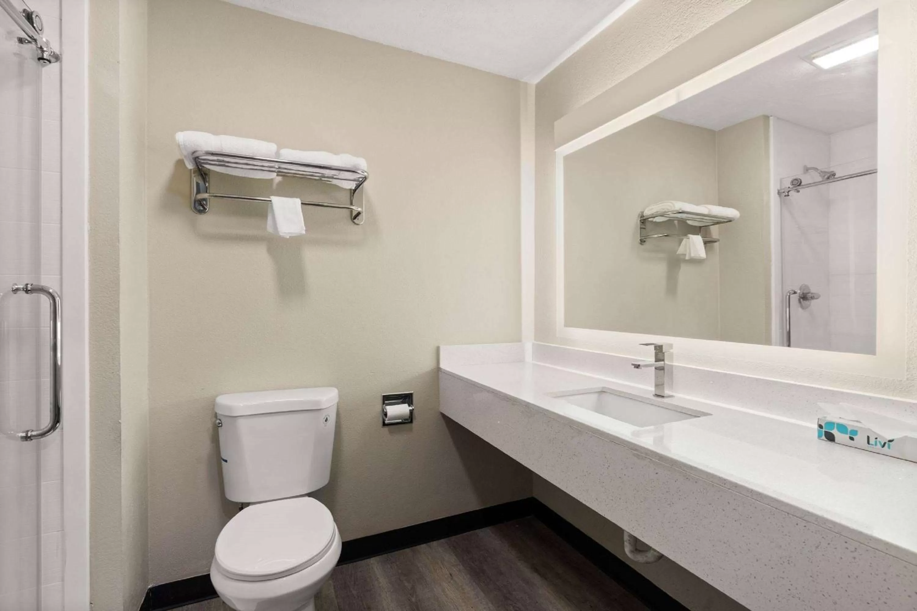 TV and multimedia in Days-Inn by Wyndham Albuquerque I-25