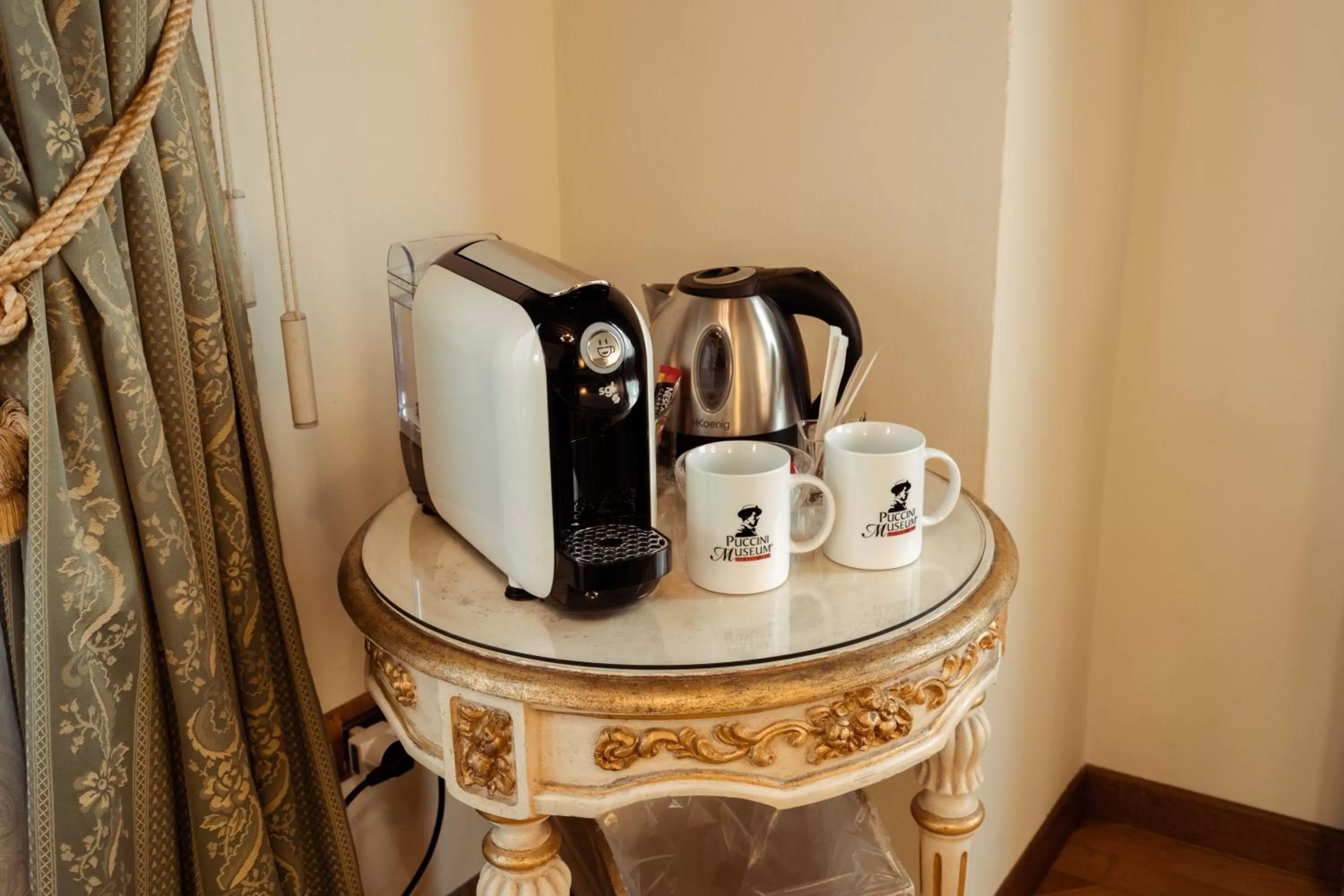 Coffee/tea facilities in Hotel Palazzo Alexander