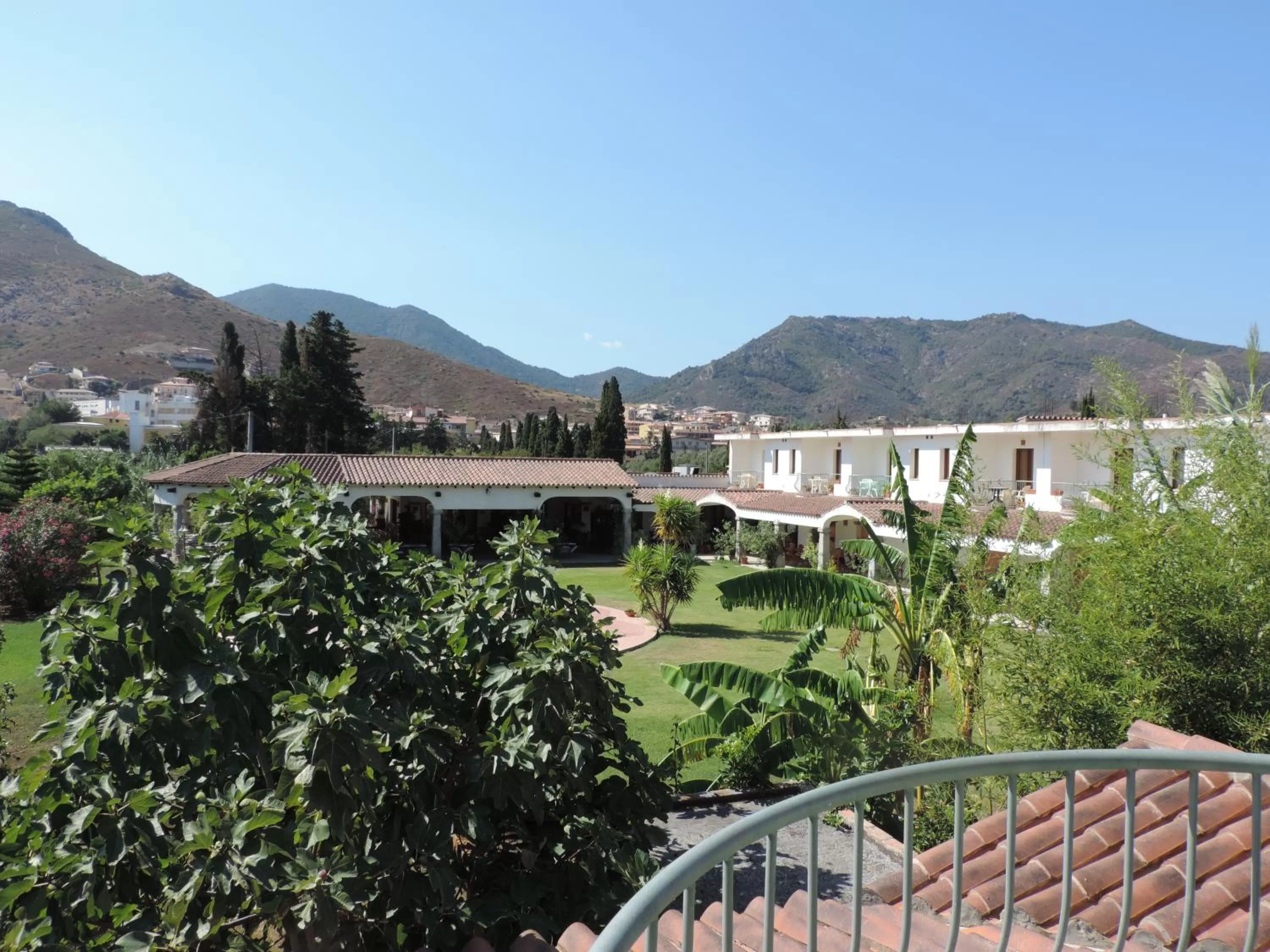 Property building in Hotel Domu Incantada