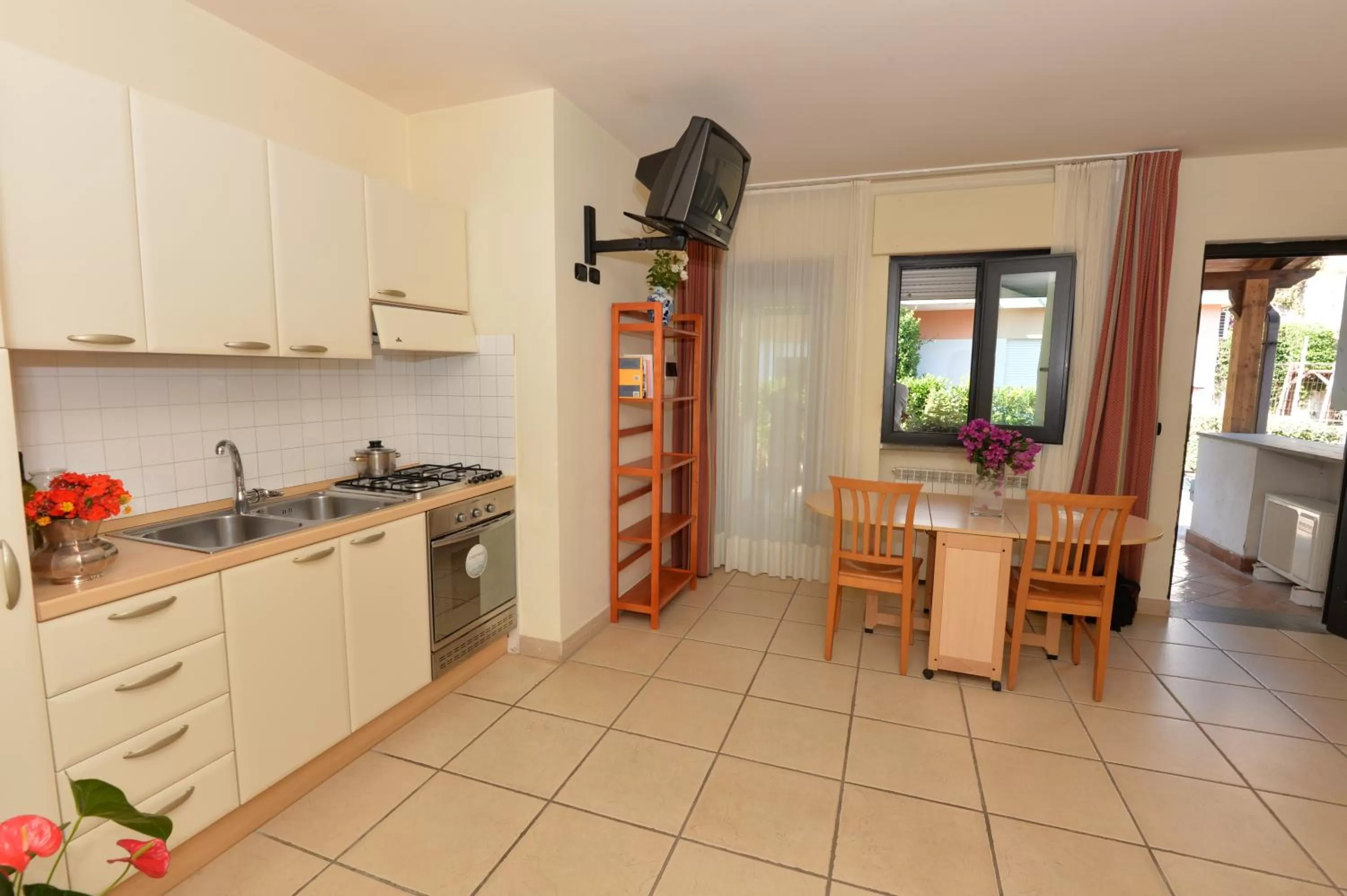 Kitchen or kitchenette in Miramare Residence