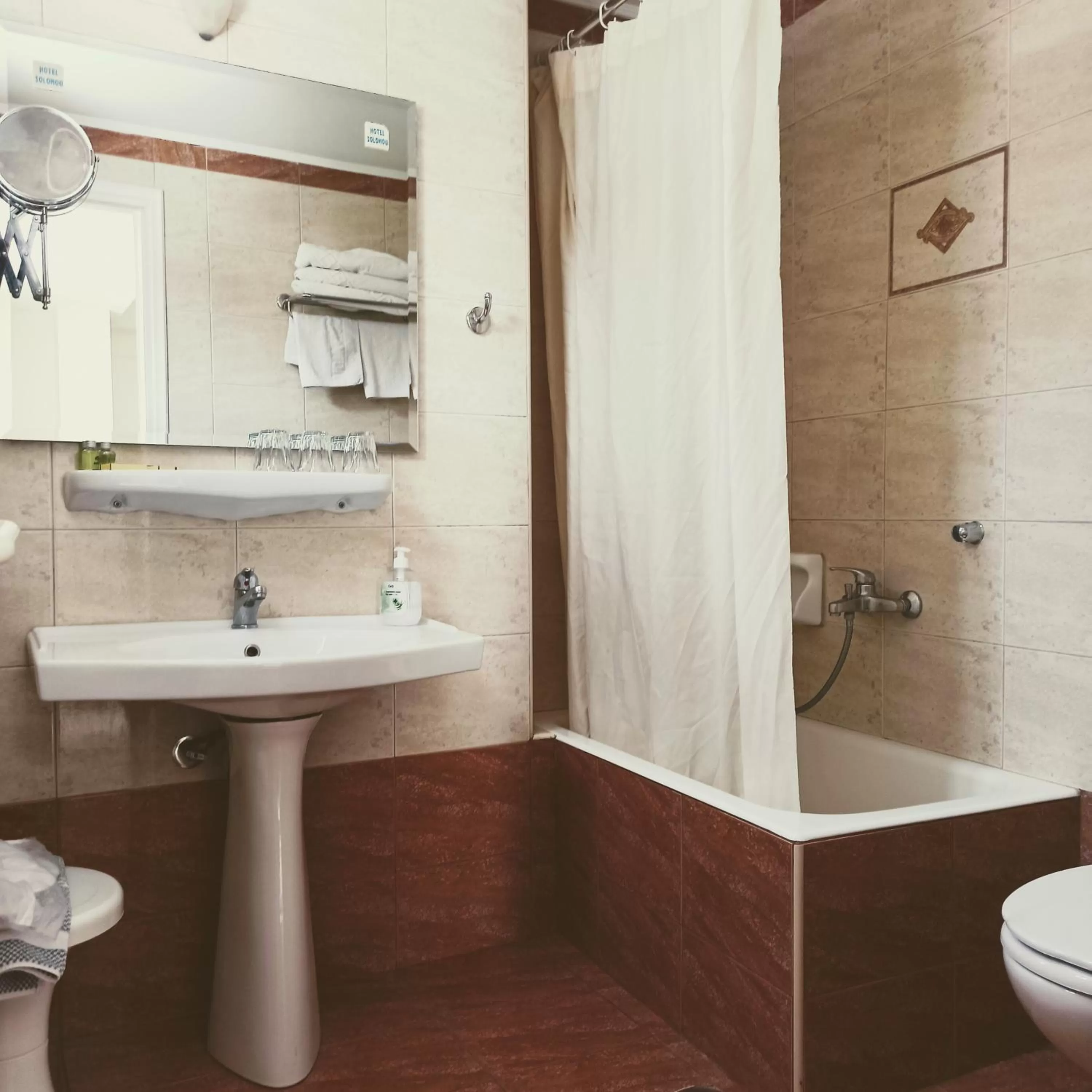 Bathroom in Hotel Solomou Athens