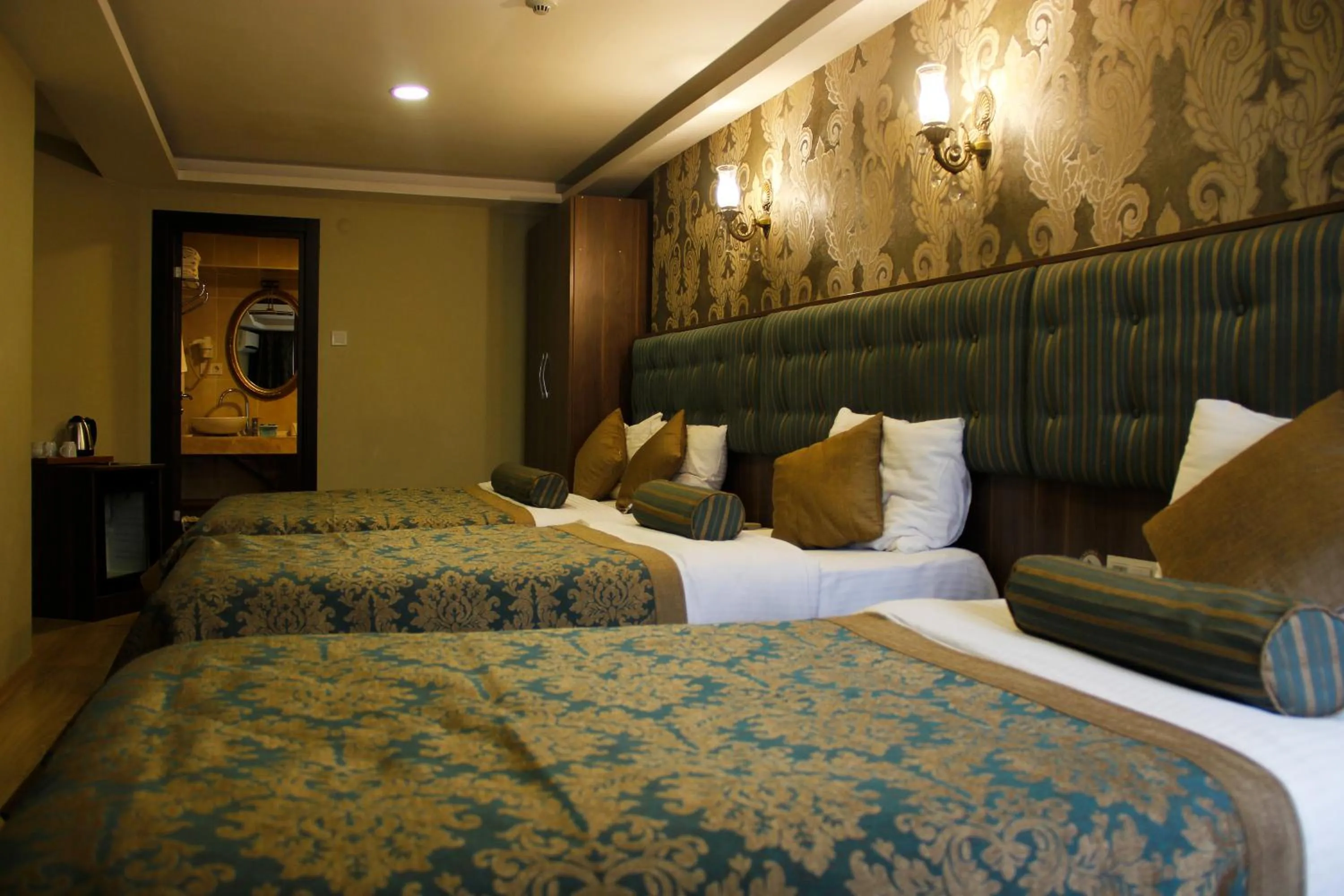 Bedroom, Bed in Marmara Place Old City Hotel