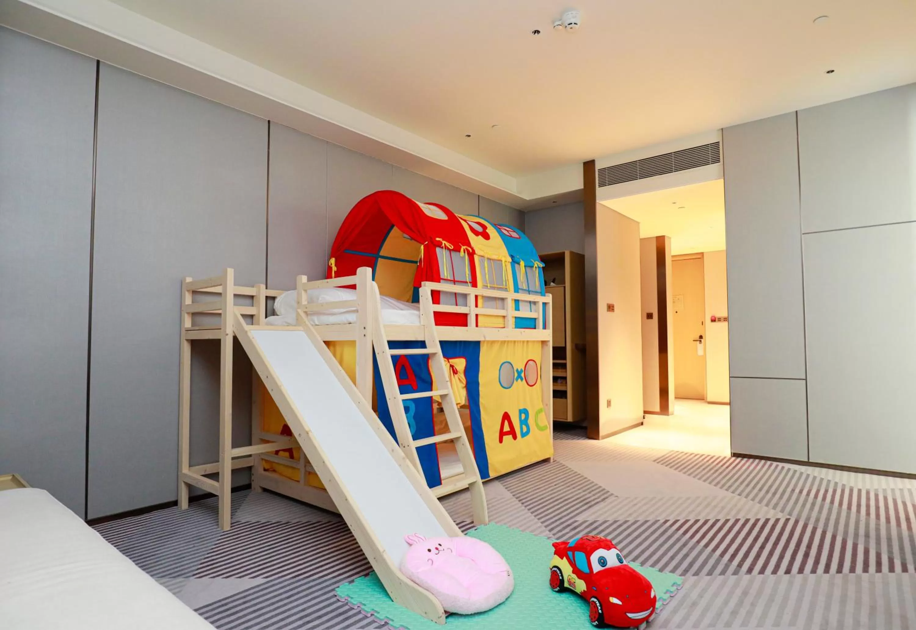 Photo of the whole room in Crowne Plaza Foshan Nanhai-an IHG Hotel