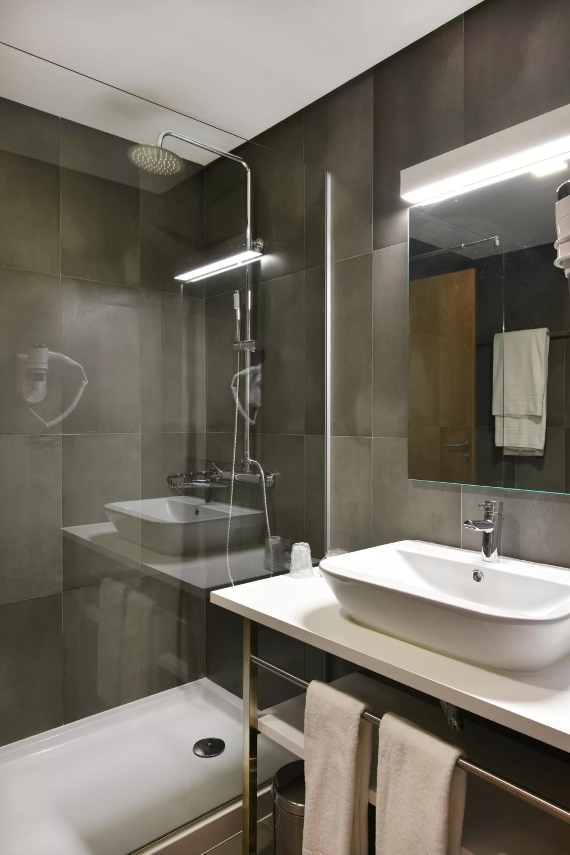 Shower in EXE Wellington